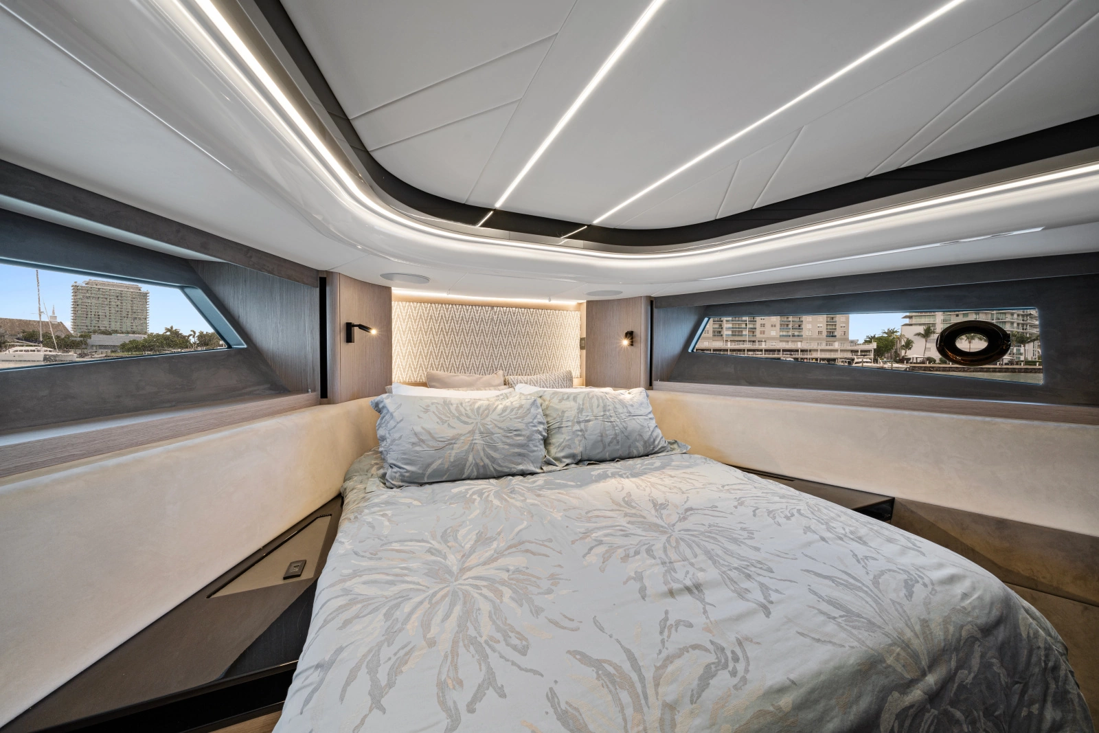 2024 Sunseeker Superhawk 55