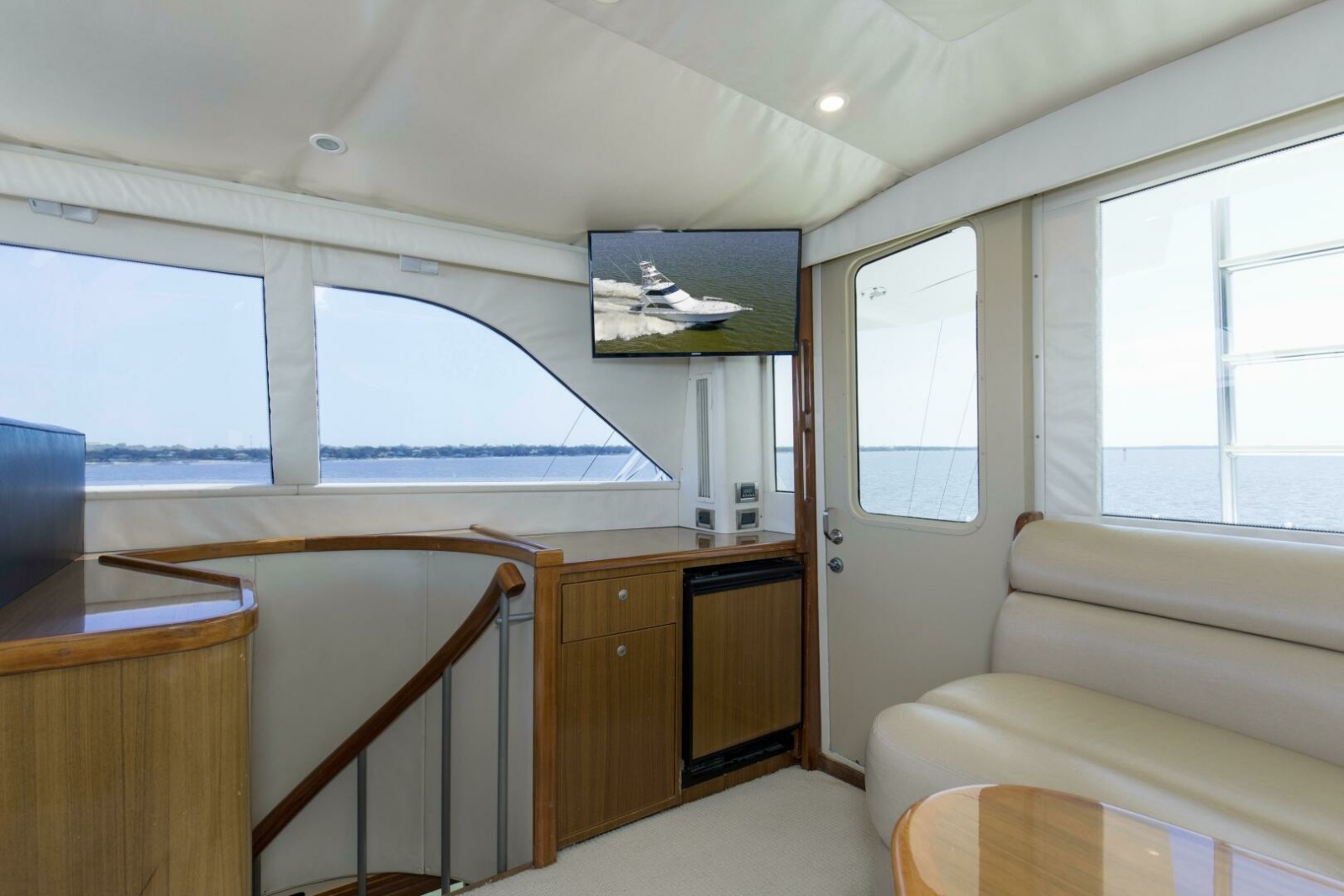 64' 2007 Viking 64 Enclosed Bridge