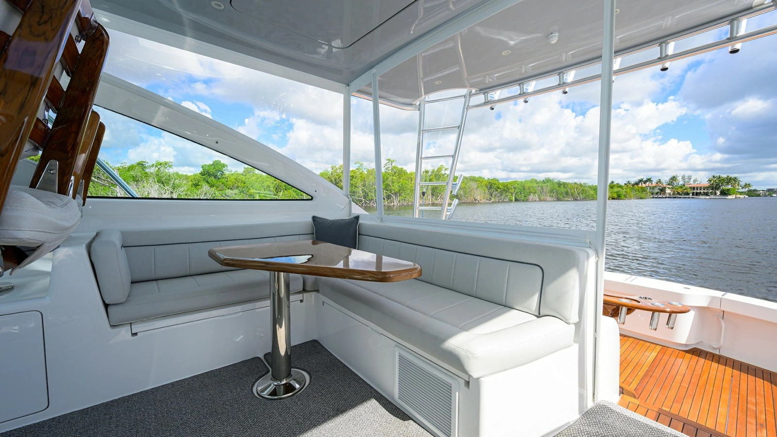 44_viking_reelaxin_bridge_deck_04