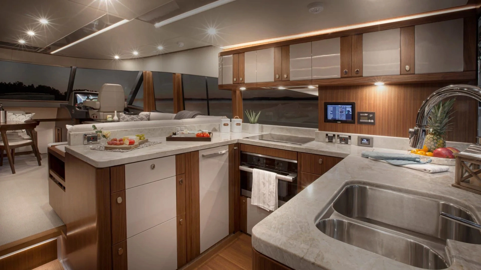 66 DAYBRIDGE 66ft Belize Yacht For Sale