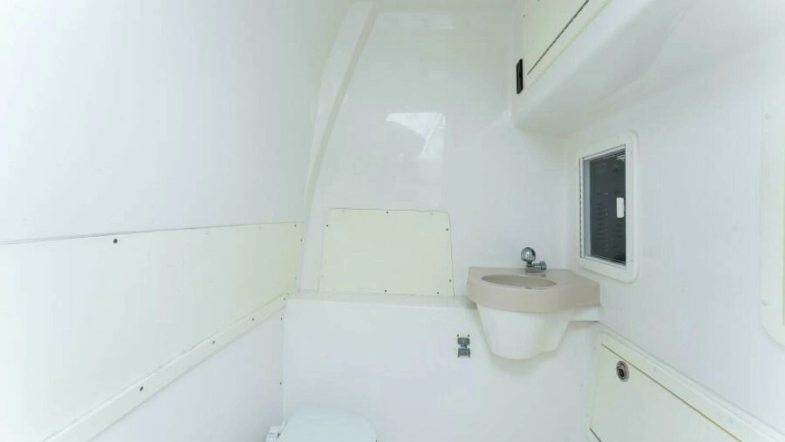 2019 Invincible 39 Open
