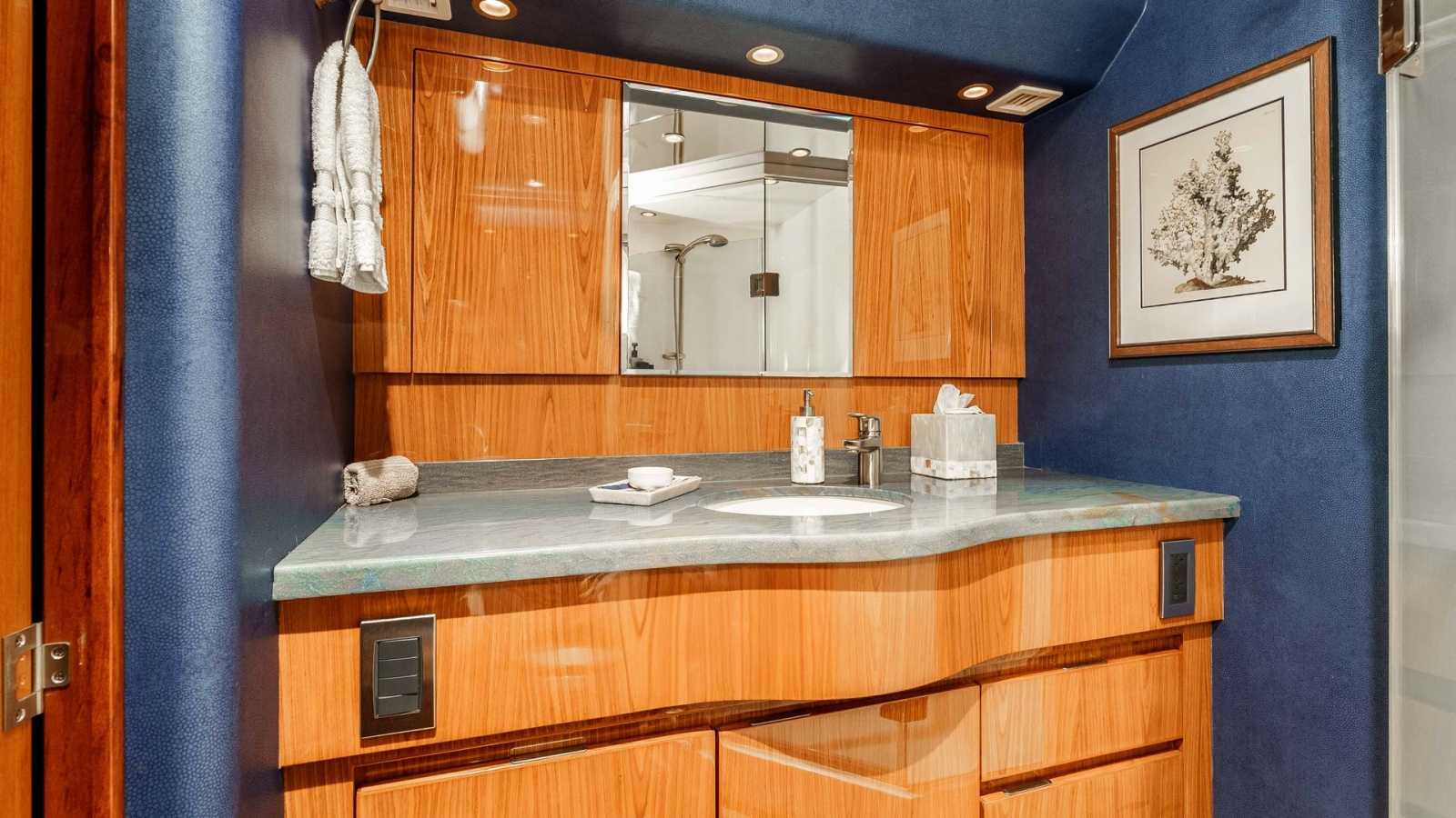 2014 Viking 76 Enclosed Bridge "TRANQUILO" Master Stateroom Ensuite Head Vanity