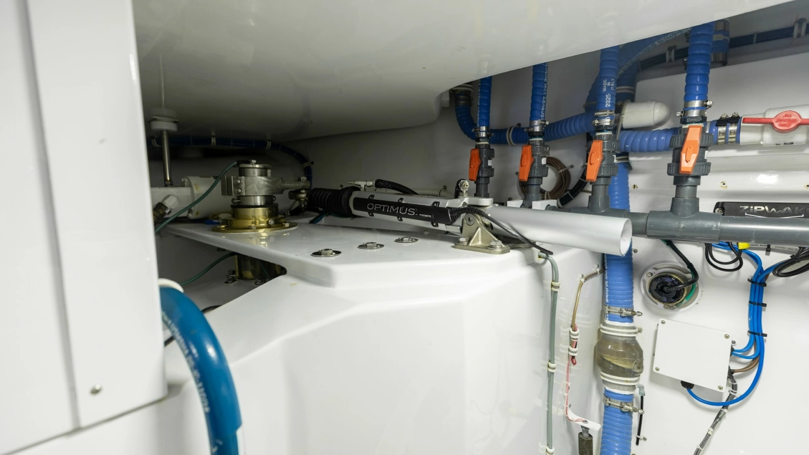 2021 65 Hatteras GT On the DL Engine Room (10)