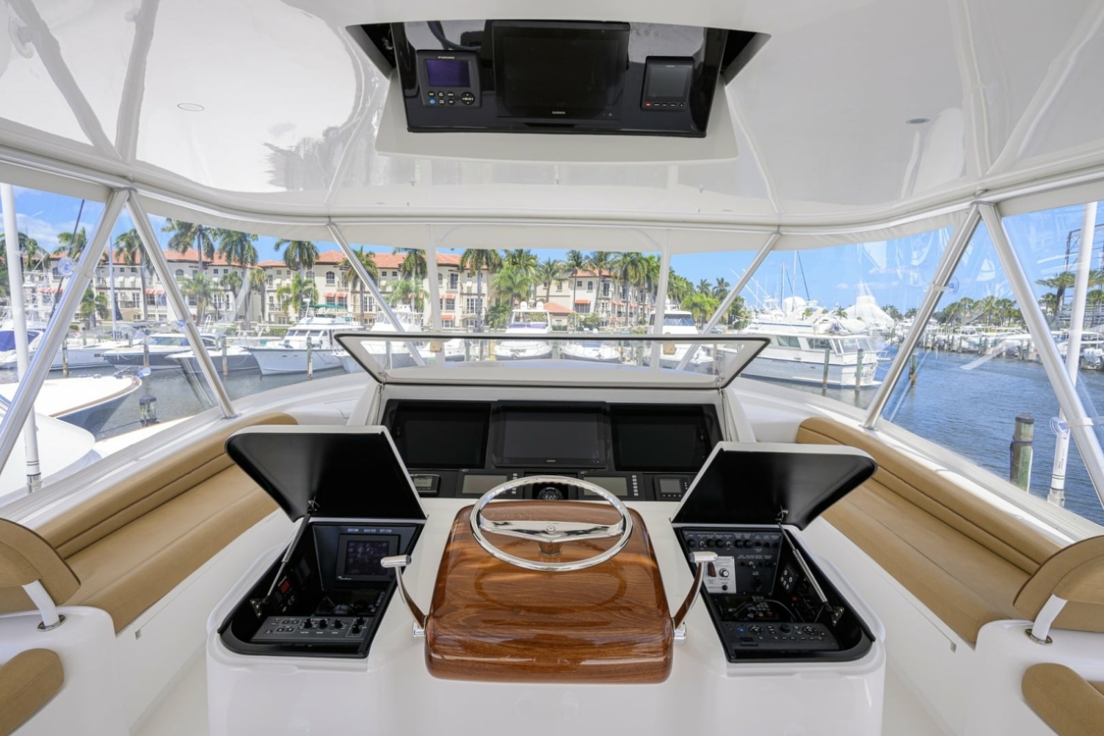 Viking 70 DESPERADO - Flybridge