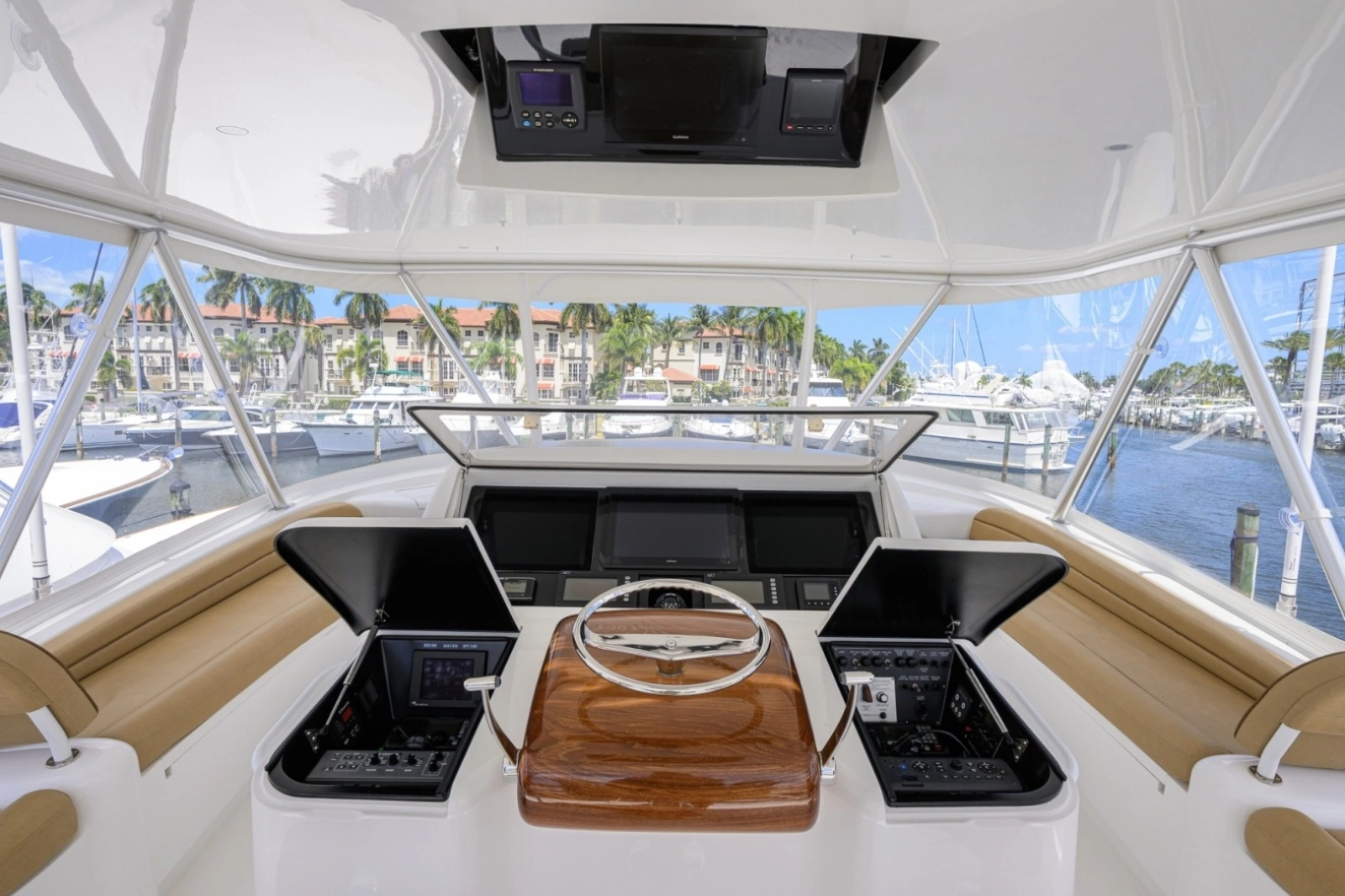 Viking 70 DESPERADO - Flybridge