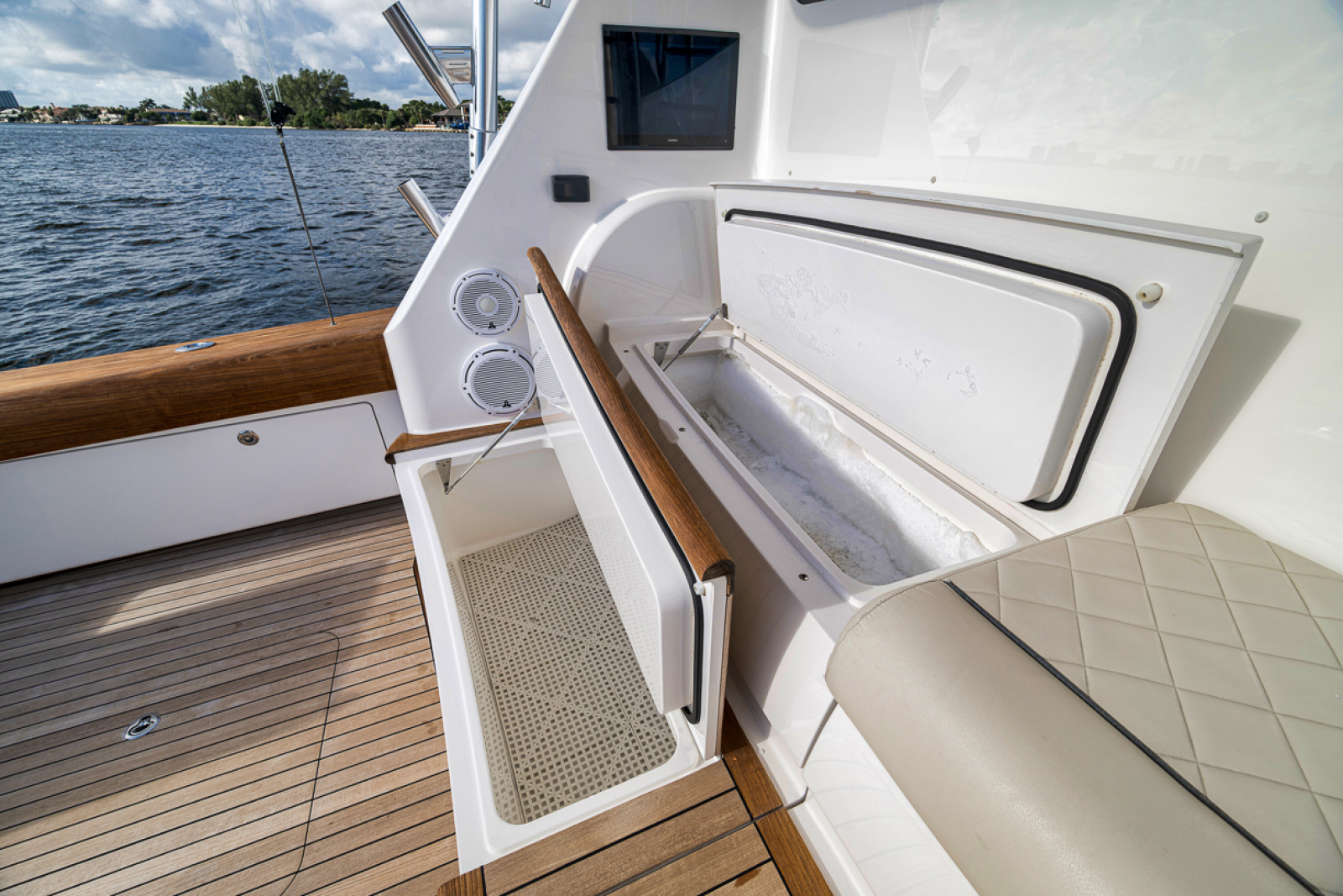 2020 Viking 68 Convertible