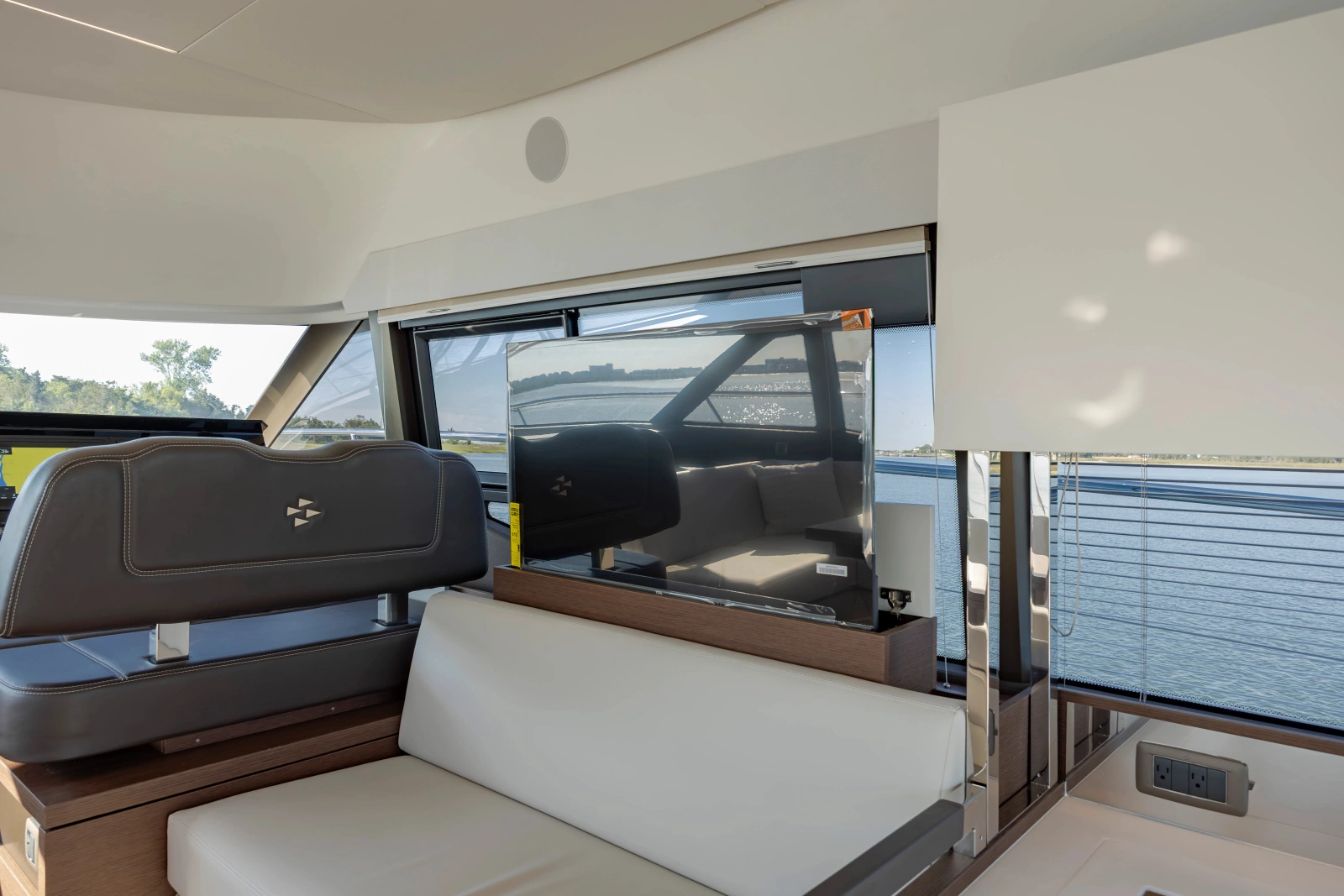2024 Prestige 460