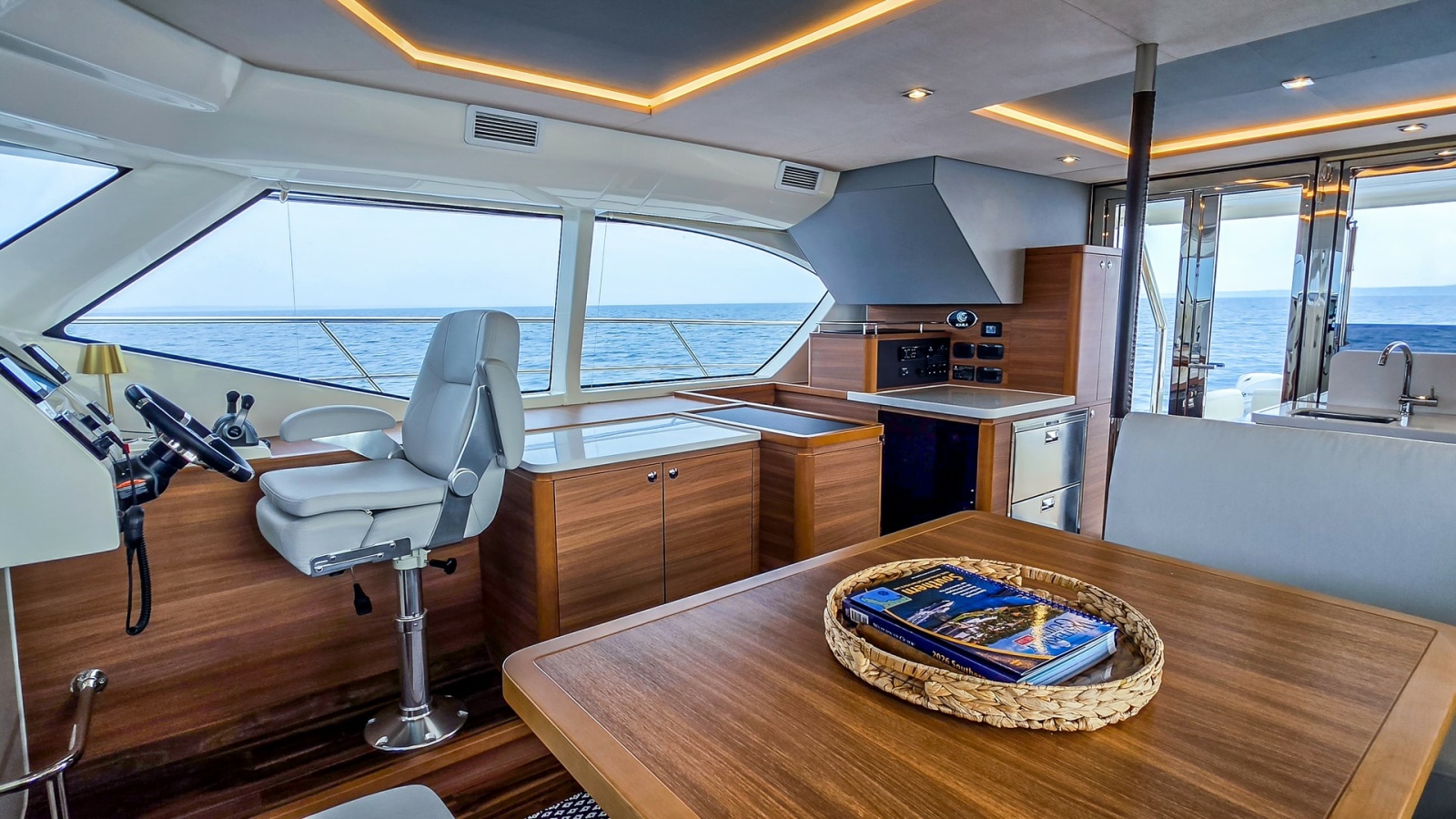 2023 Aquila 44 Catamaran- DOC-N-PILOT