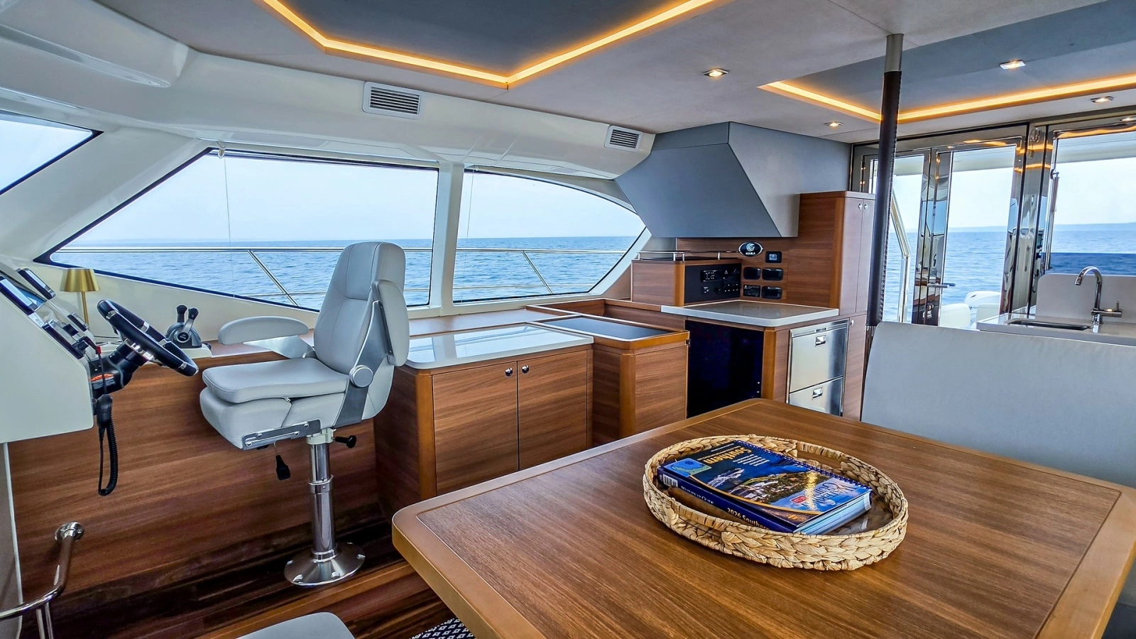 2023 Aquila 44 Catamaran- DOC-N-PILOT