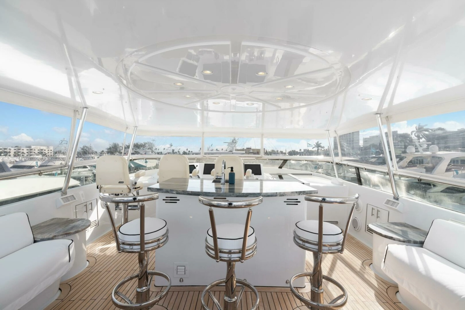 Hatteras 100 MAGIC - Flybridge