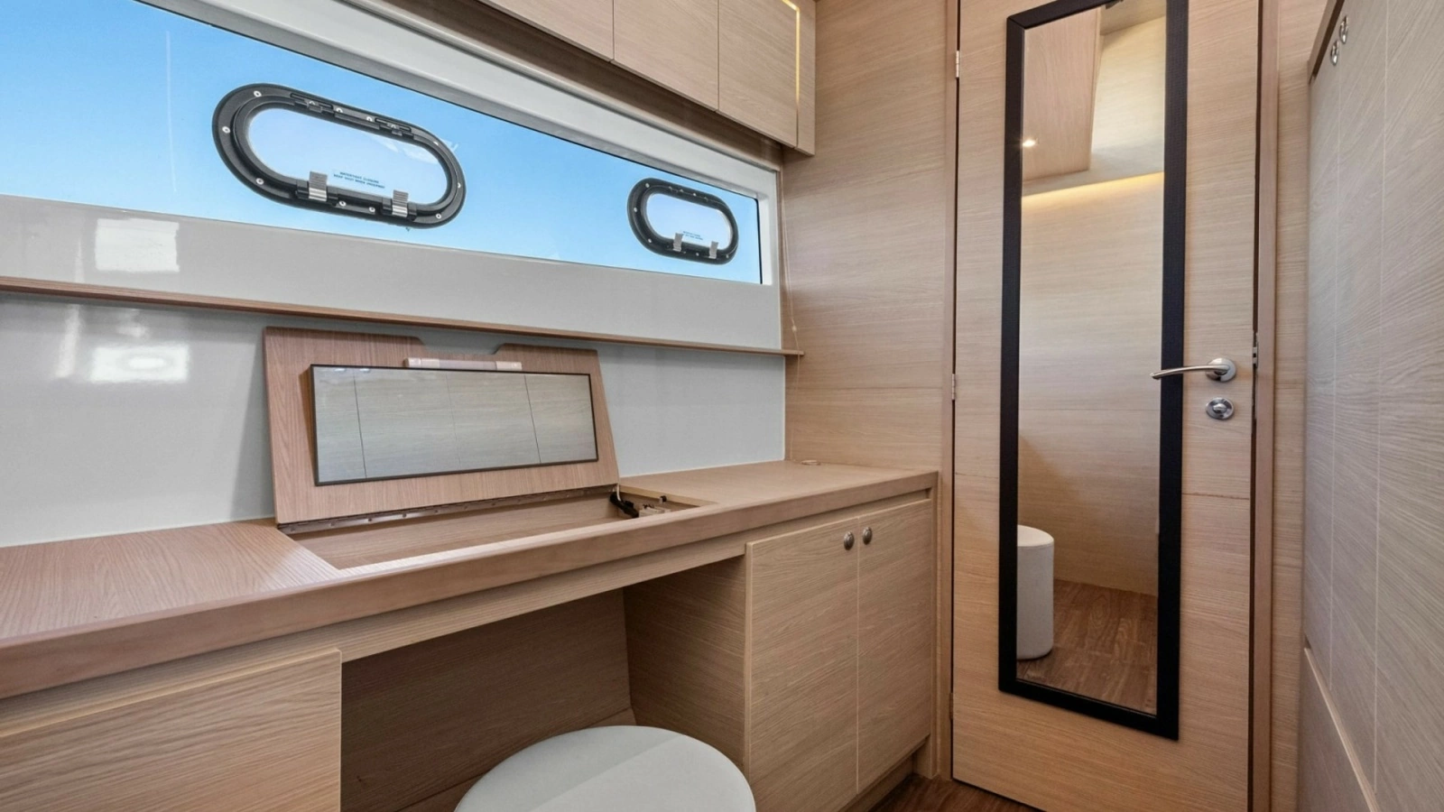 2022 54 Aquila Powercat 'Remarkable I'