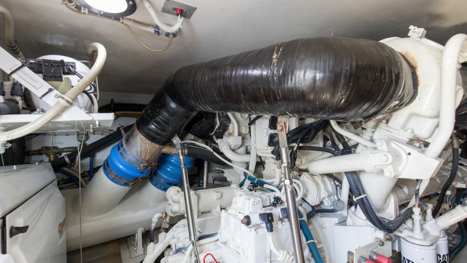 2008 54 Hatteras Convertible American Made Engine Room (1)