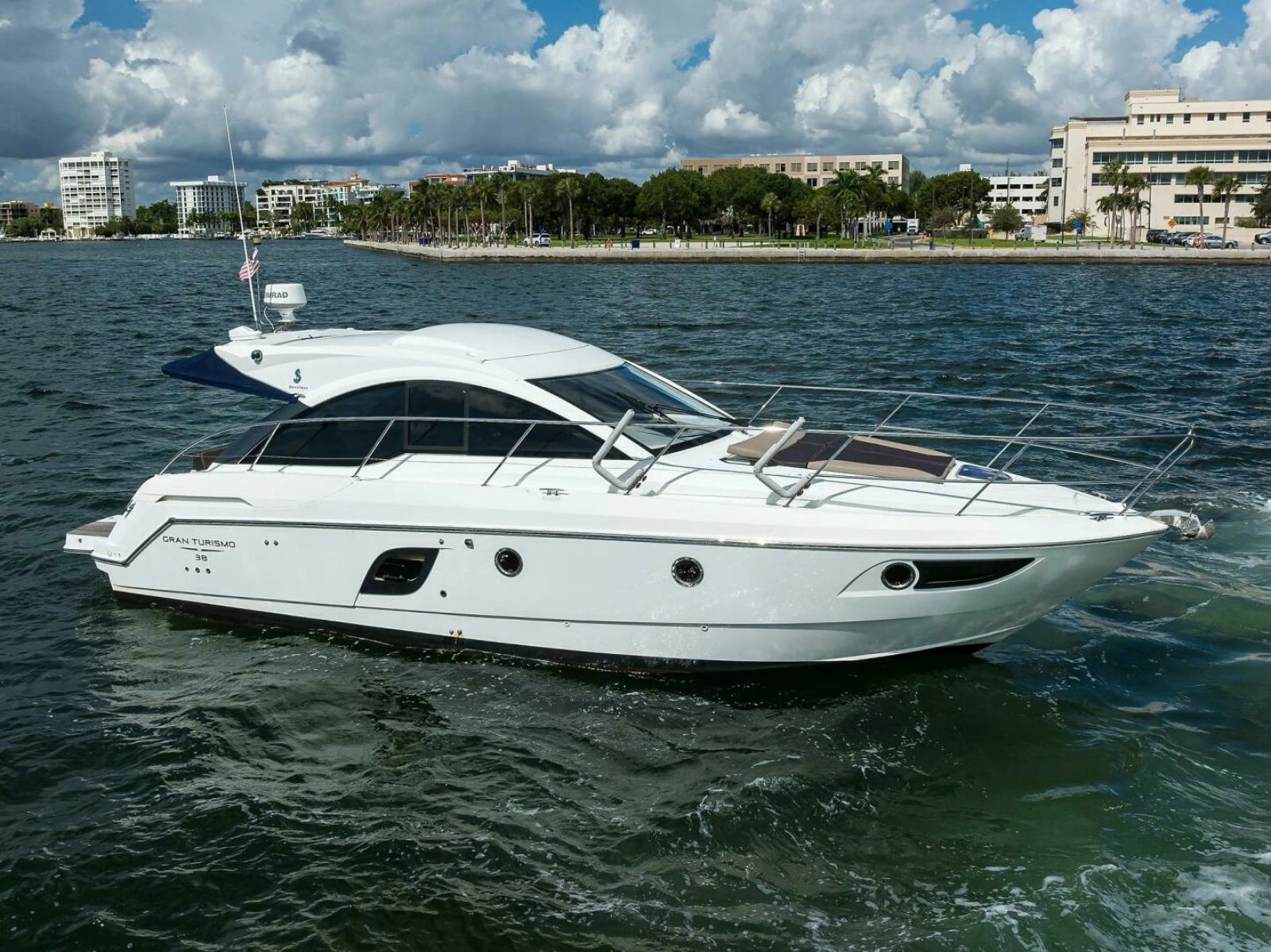 Beneteau 38 GT - Profile