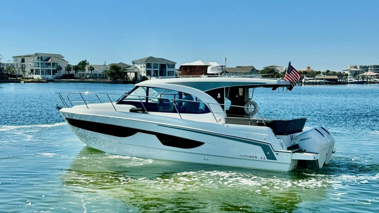 Starboard View of Beneteau Antares 11