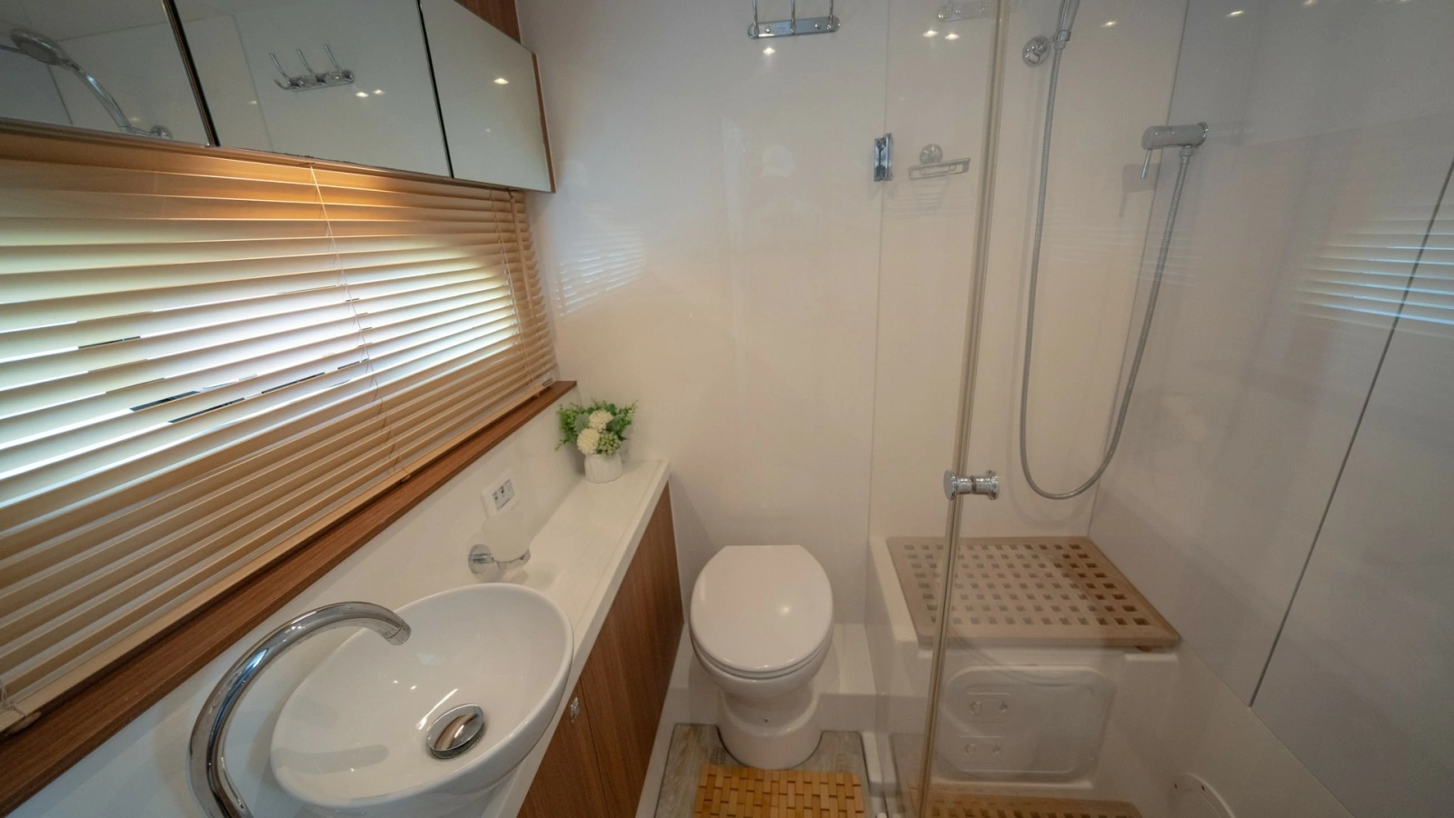 Modern Ensuite Bathroom