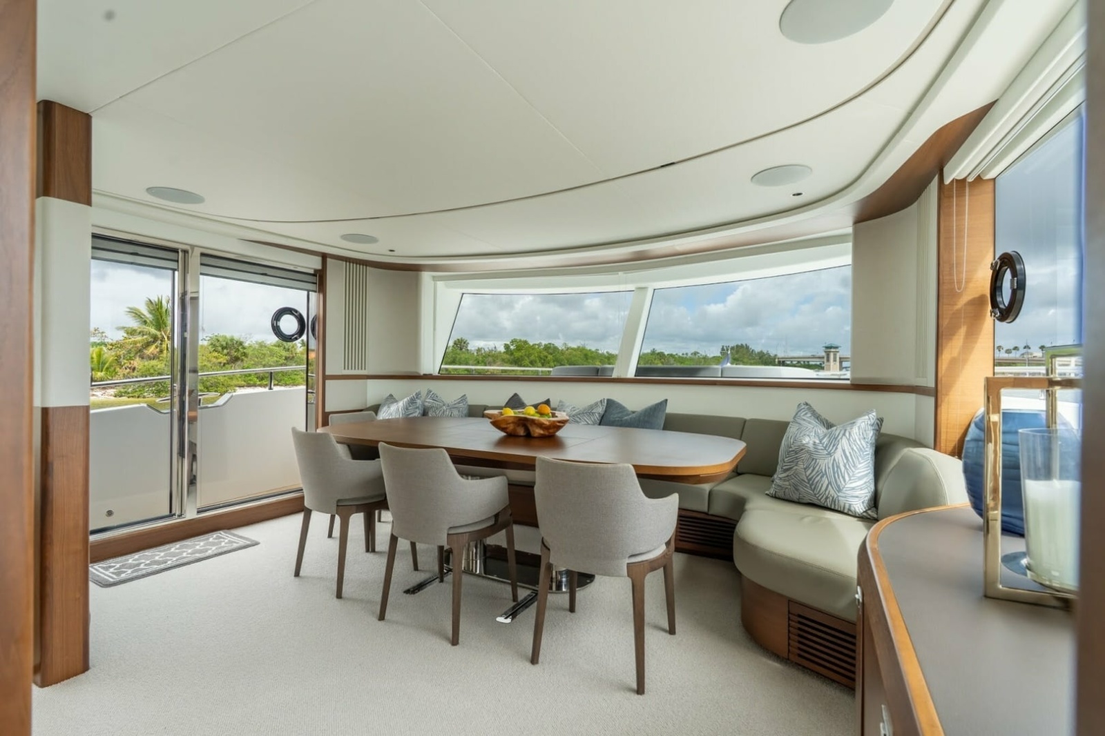 Princess 80 LANIKAI - Dining Area