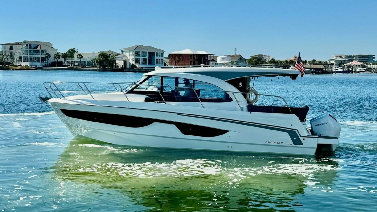 Starboard Profile of Beneteau Antares 11