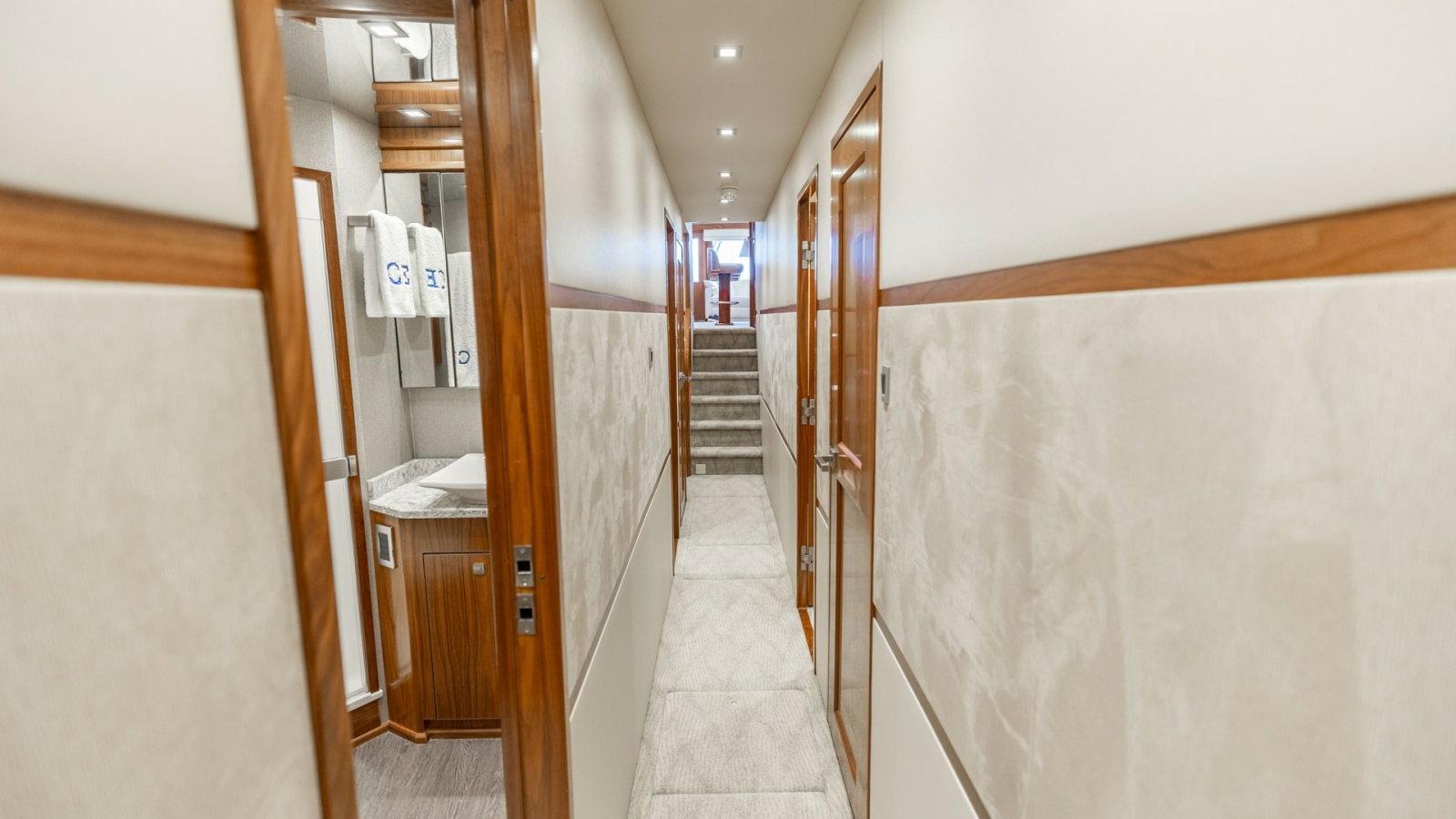 80' 2016 Viking 80 Convertible