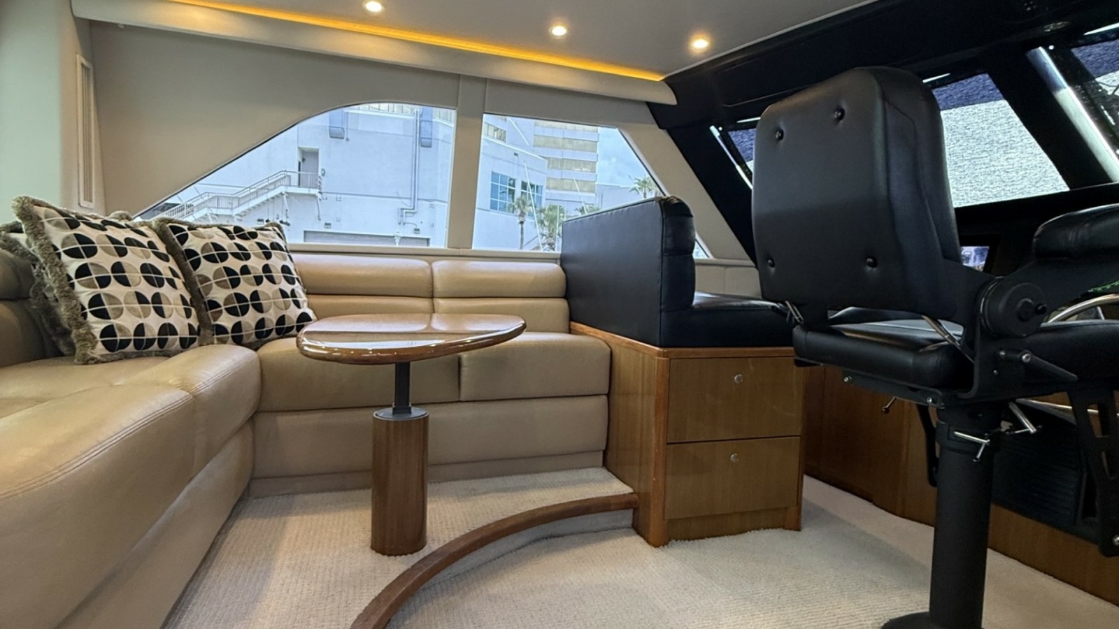 2007 64 Viking Enclosed Bridge Reel Blues Bridge Aft Seating