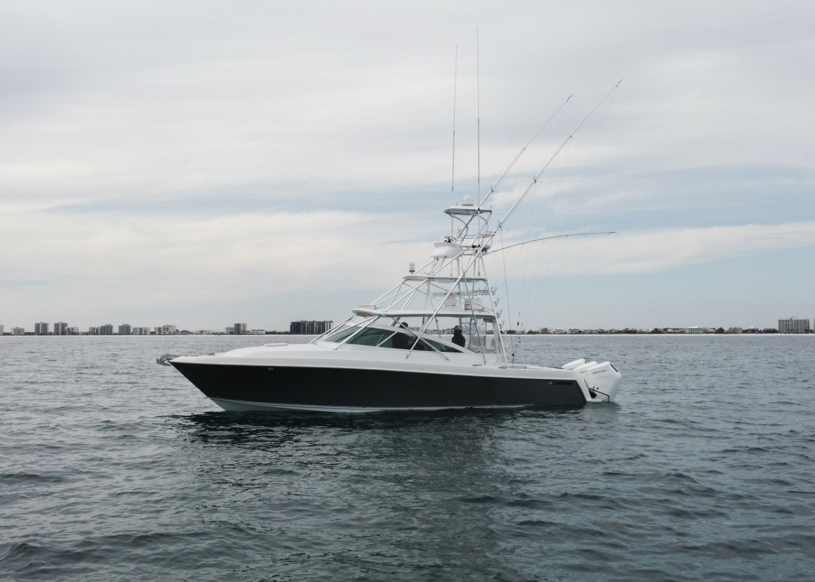 40' 2011 Contender 40 Express