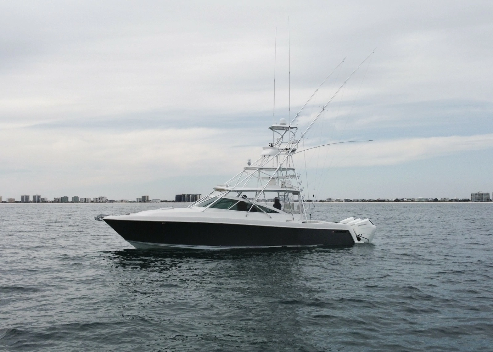 2011 Contender 40 Express photo 1