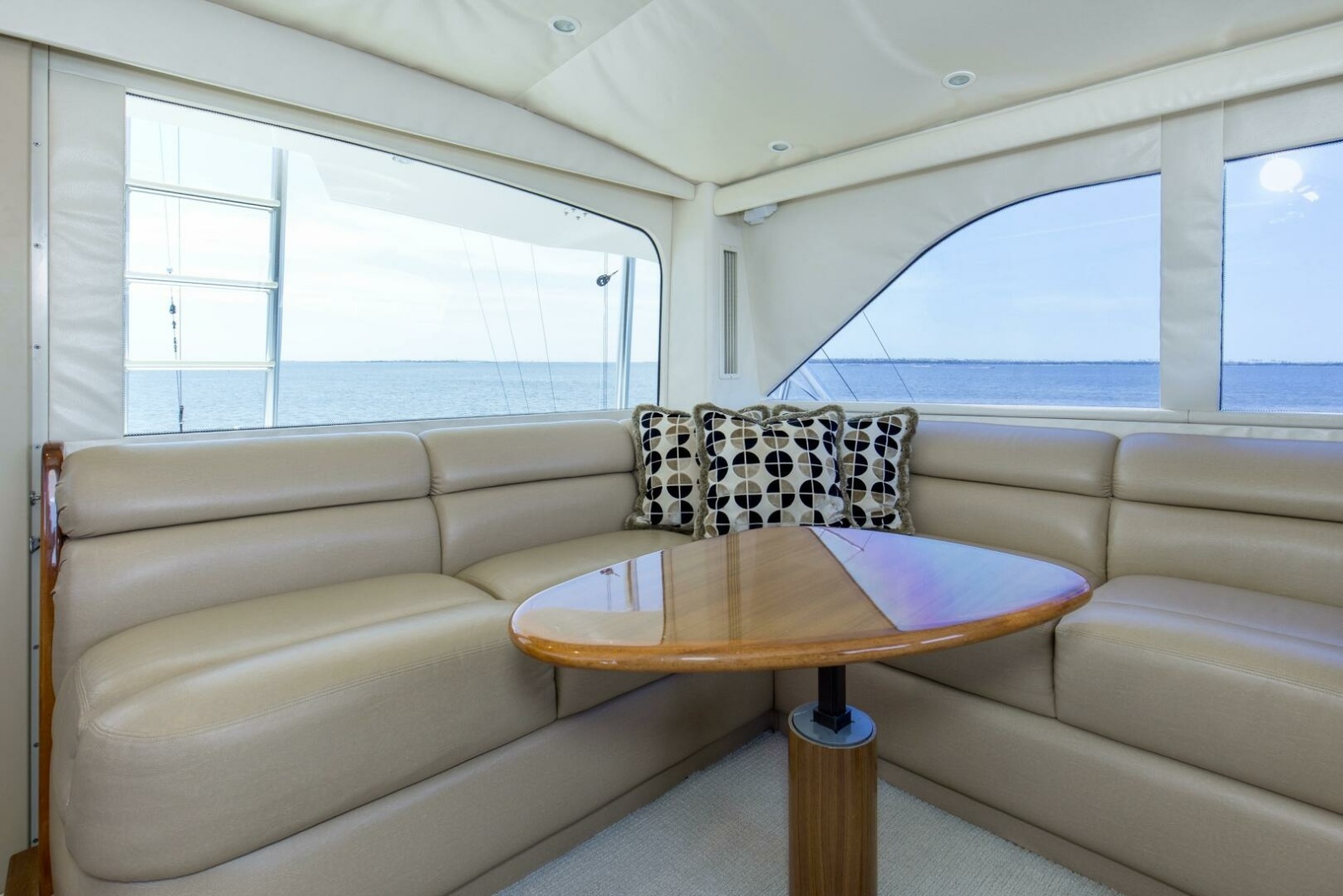 64' 2007 Viking 64 Enclosed Bridge