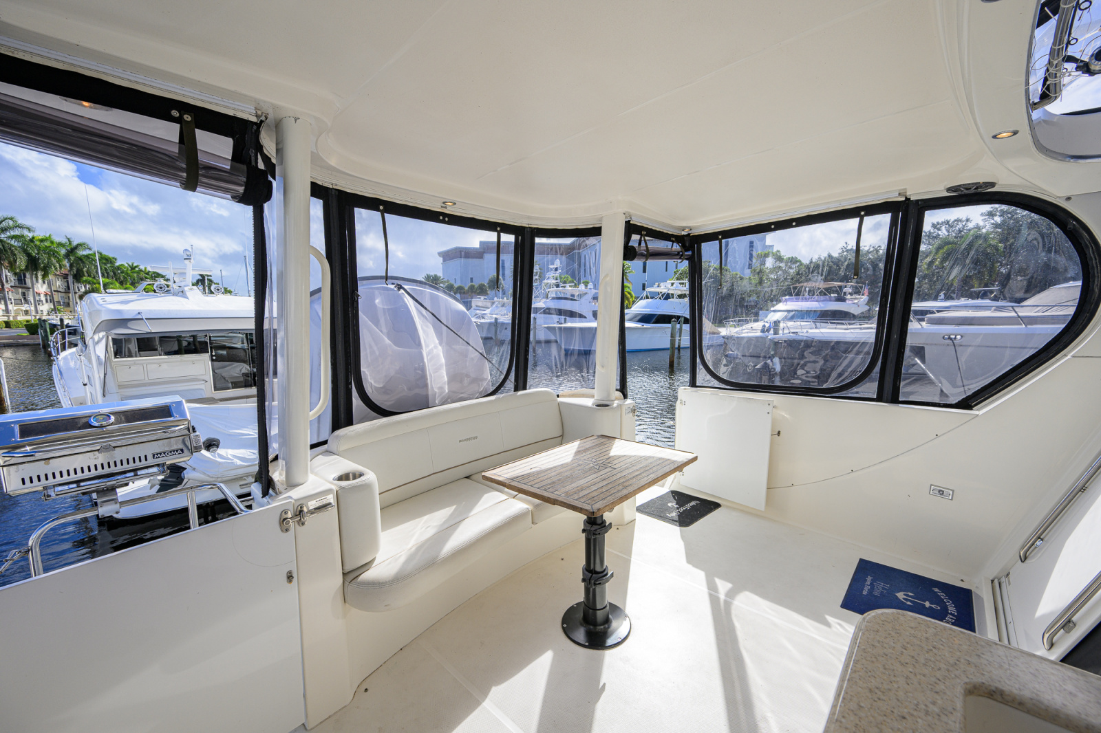 2005 Silverton 39 Motor Yacht