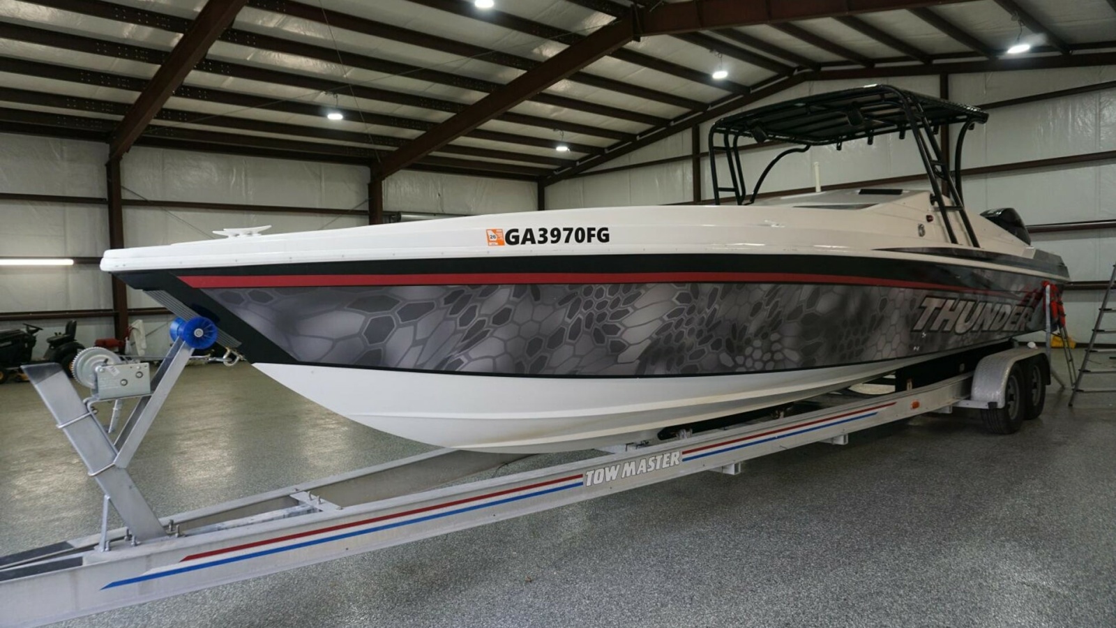 32' 1998 Active Thunder 32 CC