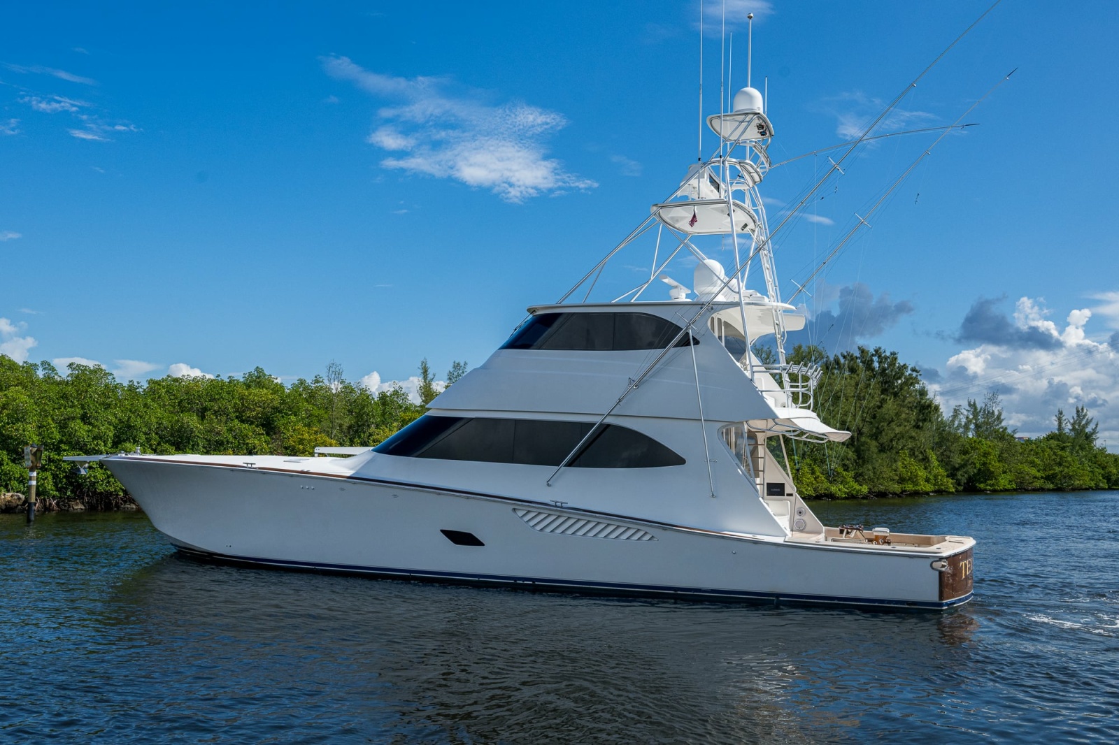 2011 Viking 76 Enclosed Bridge