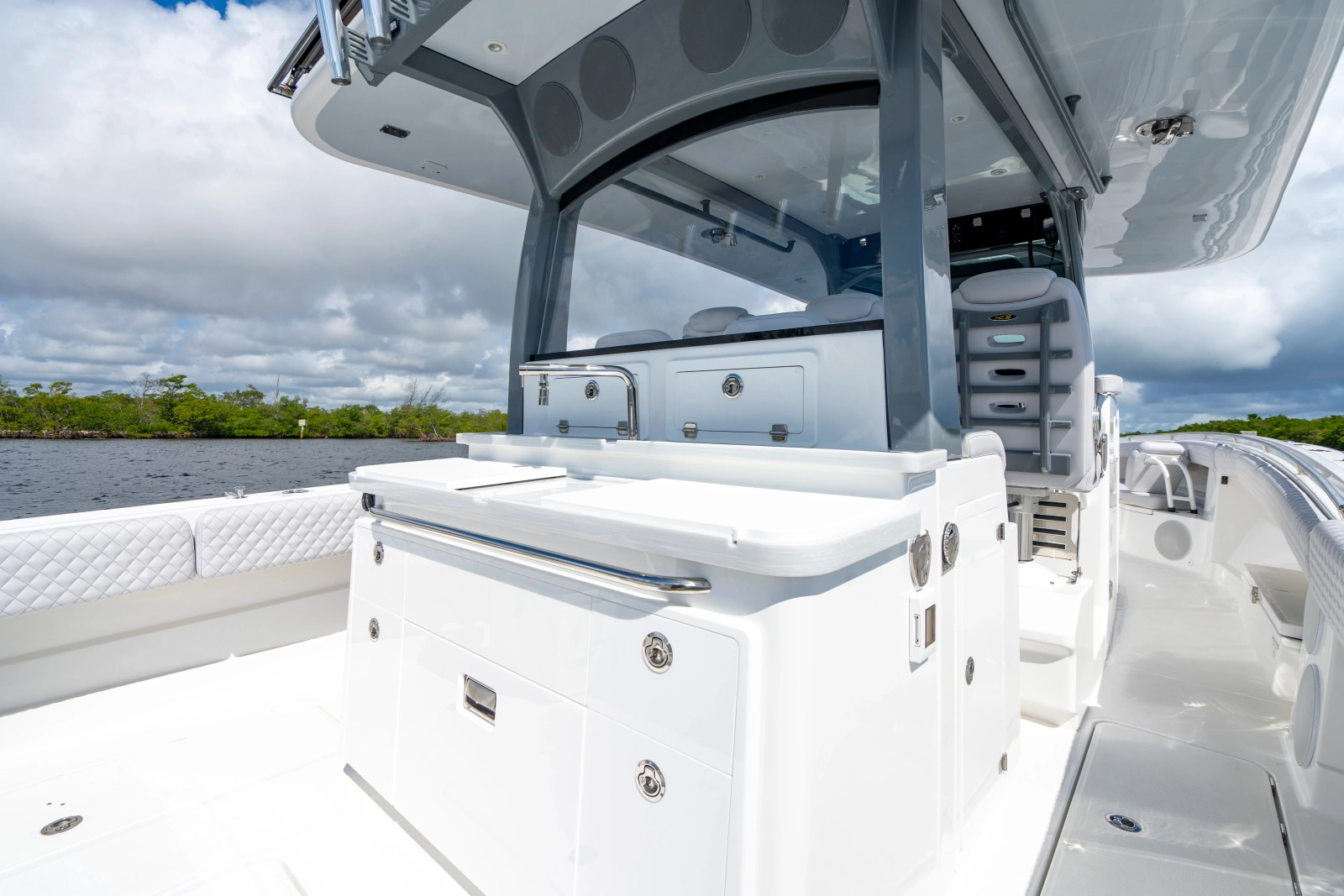 42 Lujo 42ft HCB Yacht For Sale