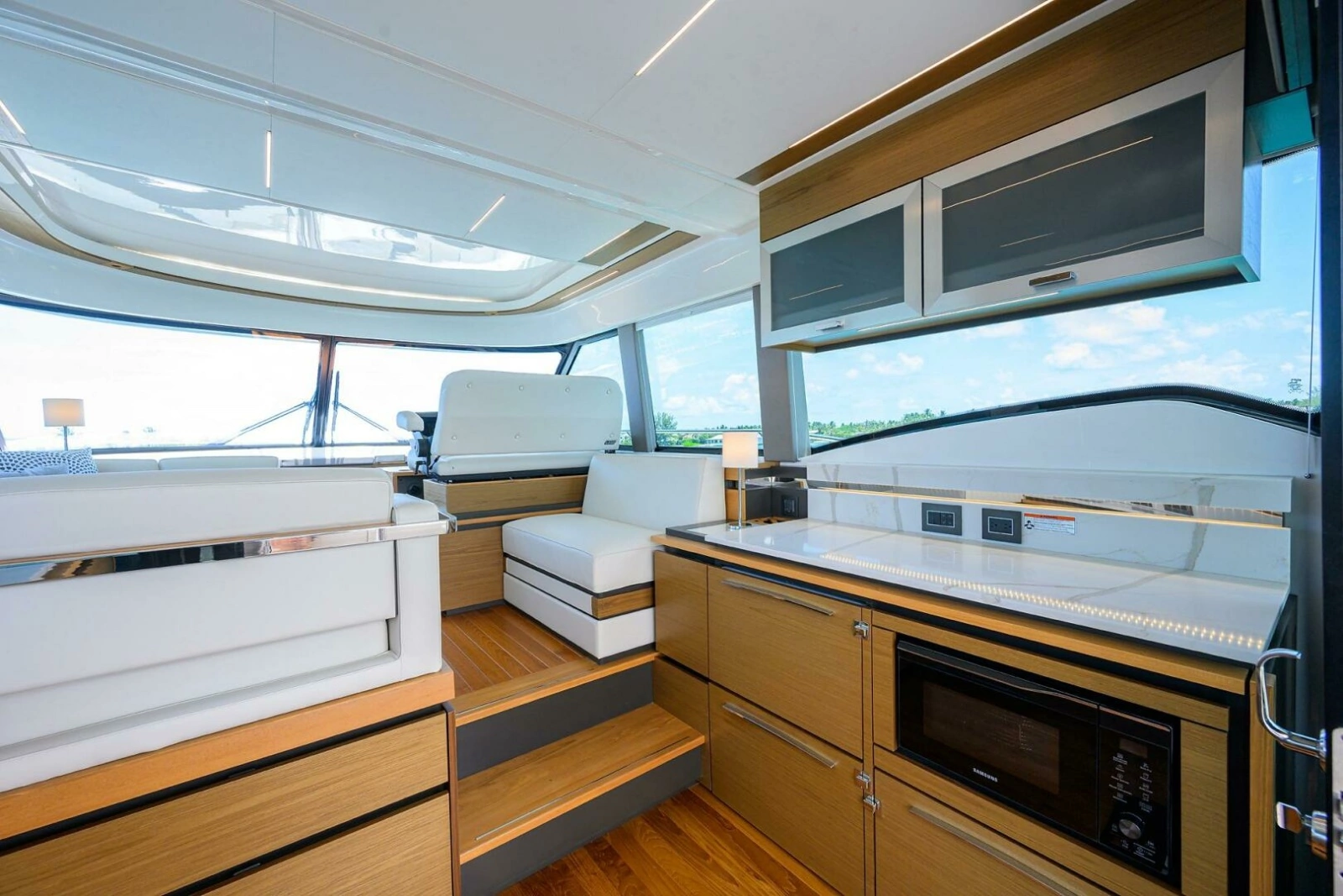 Tiara 49 DEBBIE'S DIAMOND - Galley