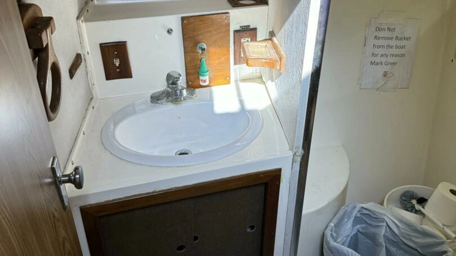 1983 Bertram 385 Convertible Cast Off II