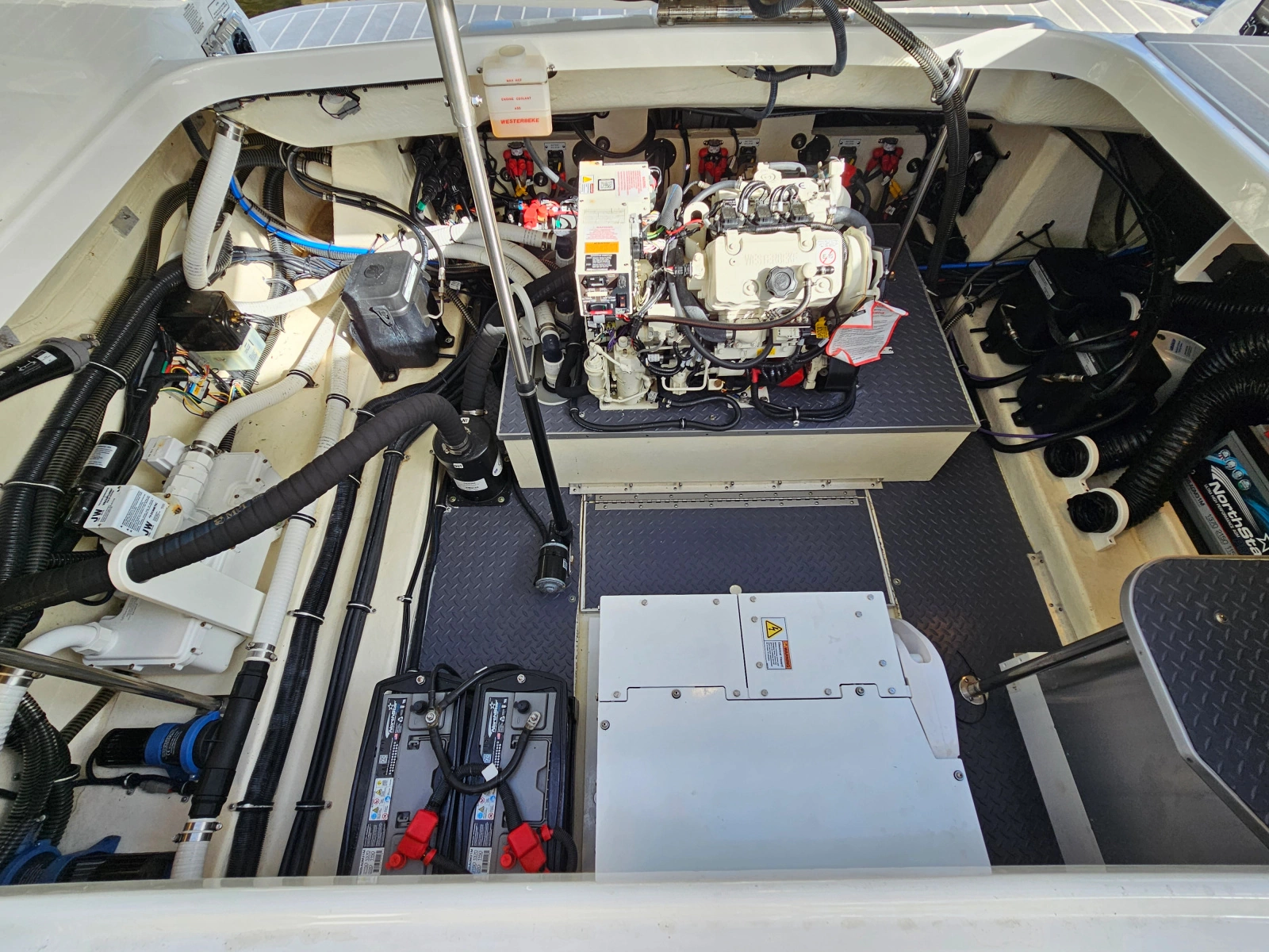 2023 Formula 350 Crossover Bowrider