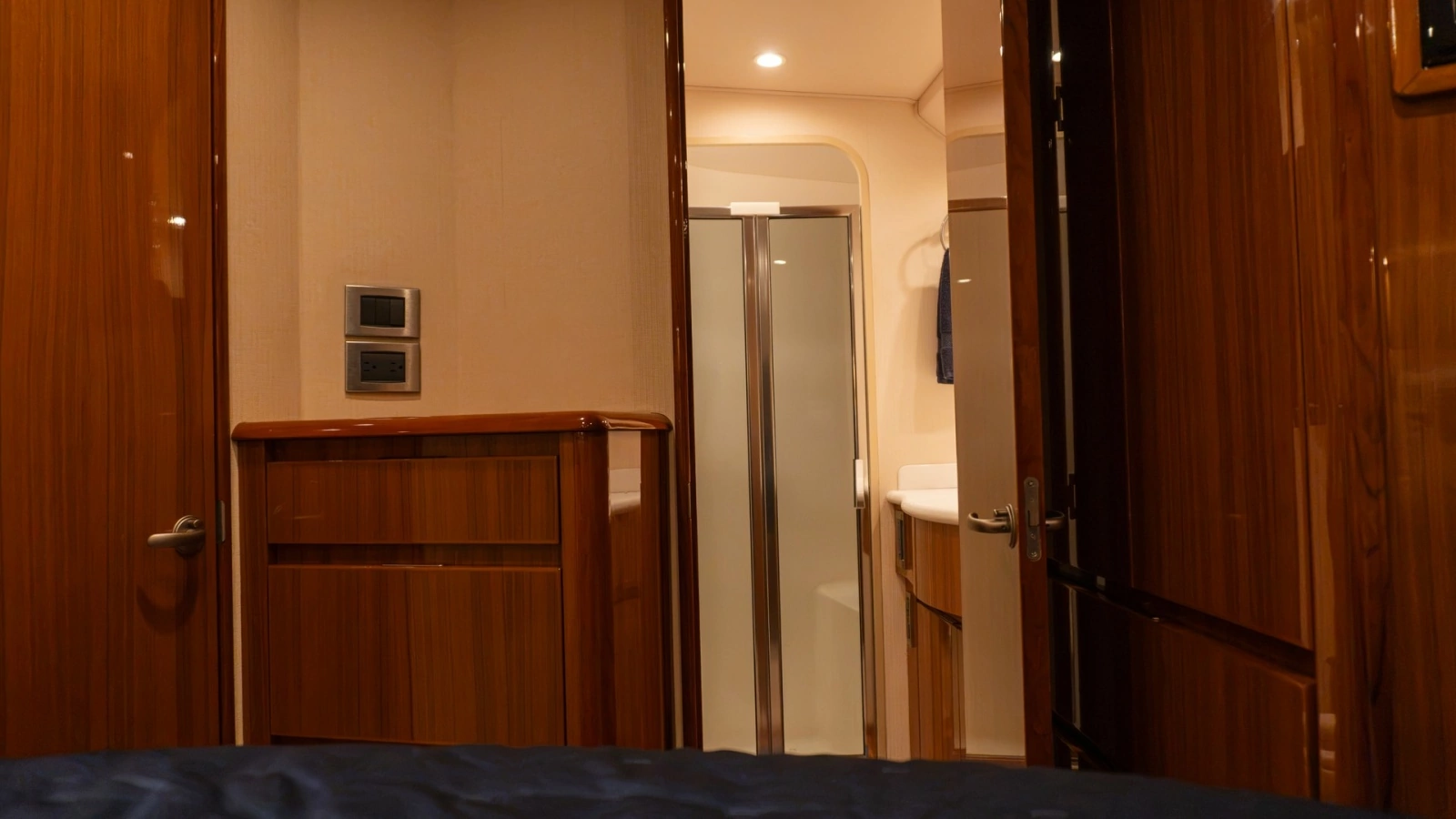 2009 Viking 50 Convertible "Jammin" - Master Stateroom Ensuite Entrance