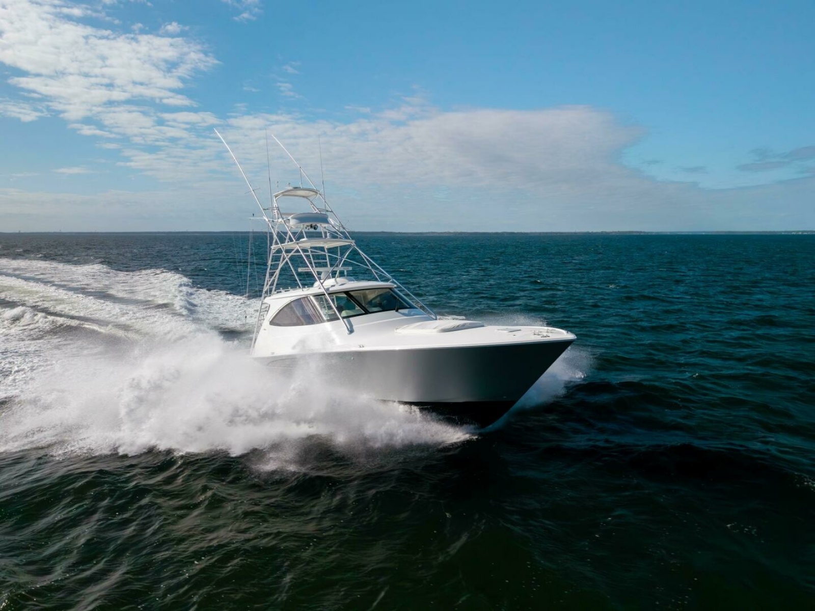 52' 2015 Viking 52 Sport Tower