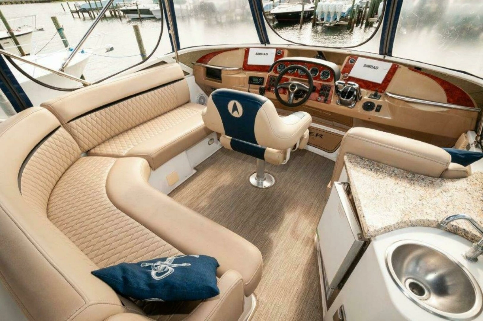 2002 Carver 444 Cockpit Motor Yacht photo 14