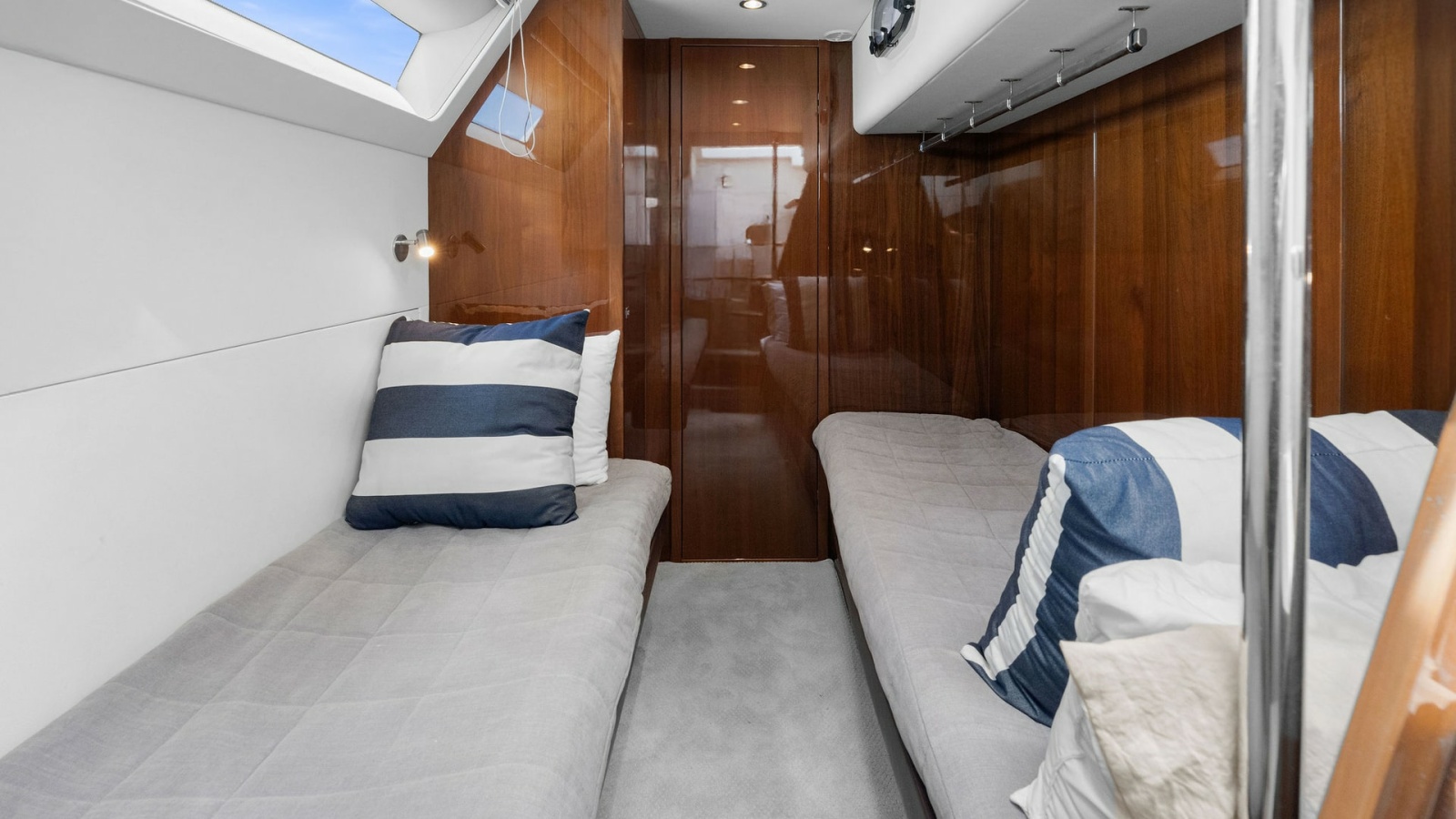 Twin Crew Cabin