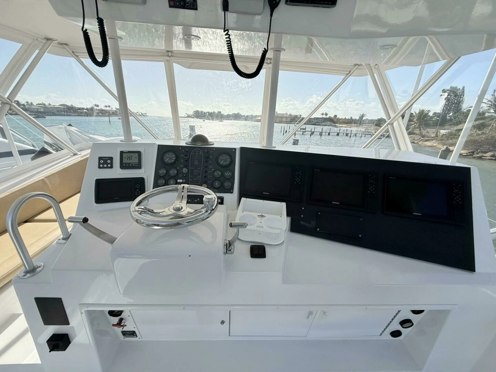 Viking 50 REEL LEGACY - Flybridge Electronics
