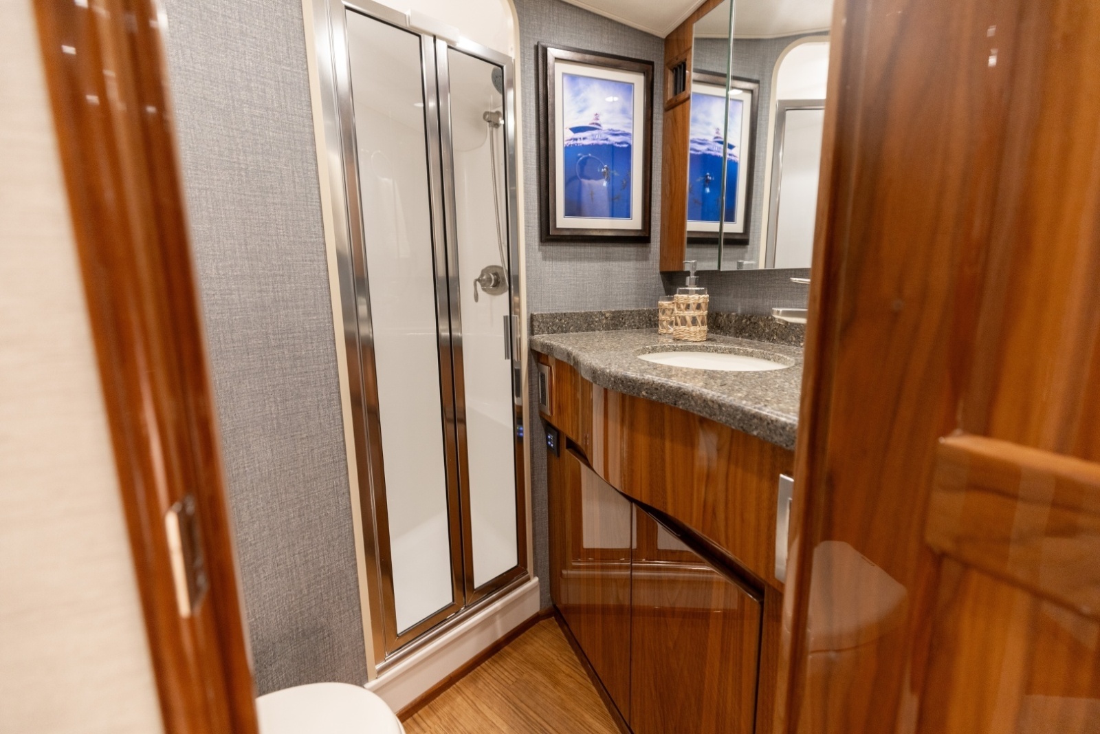 52' 2018 Viking 52 Sport Tower