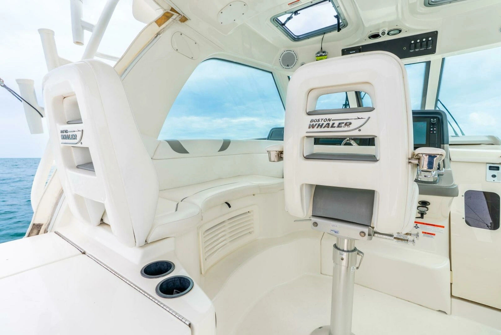 2012 Boston Whaler 345 Conquest - Helm/Electrronics 