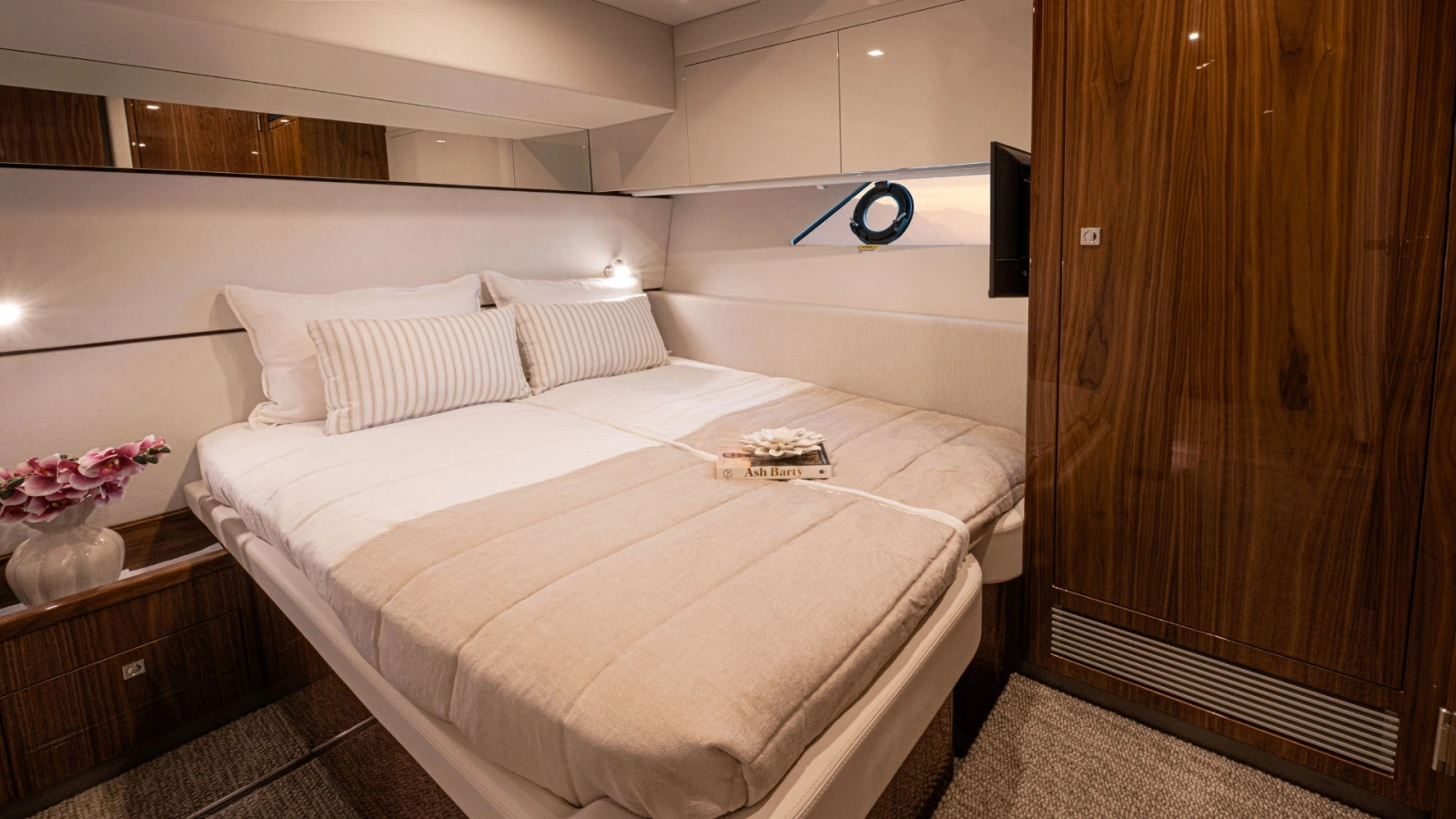 645 SUV 65ft Riviera Yacht For Sale