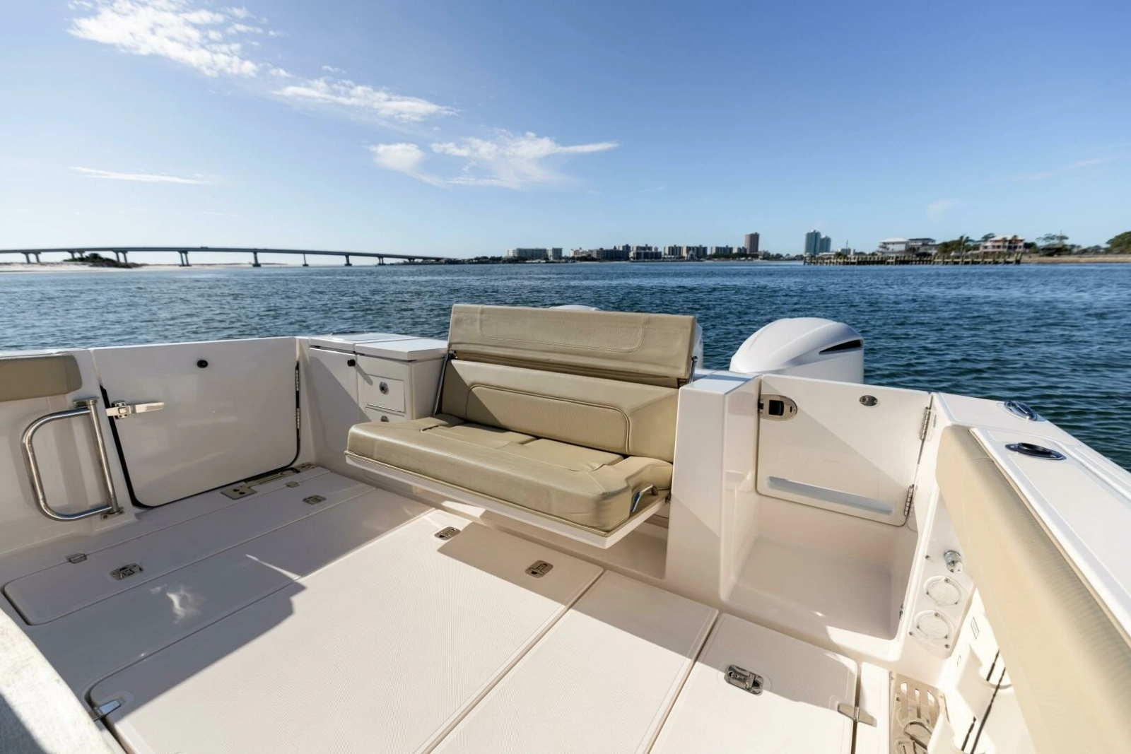 2019 Pursuit S 368 Moon Dogg Bench Seating