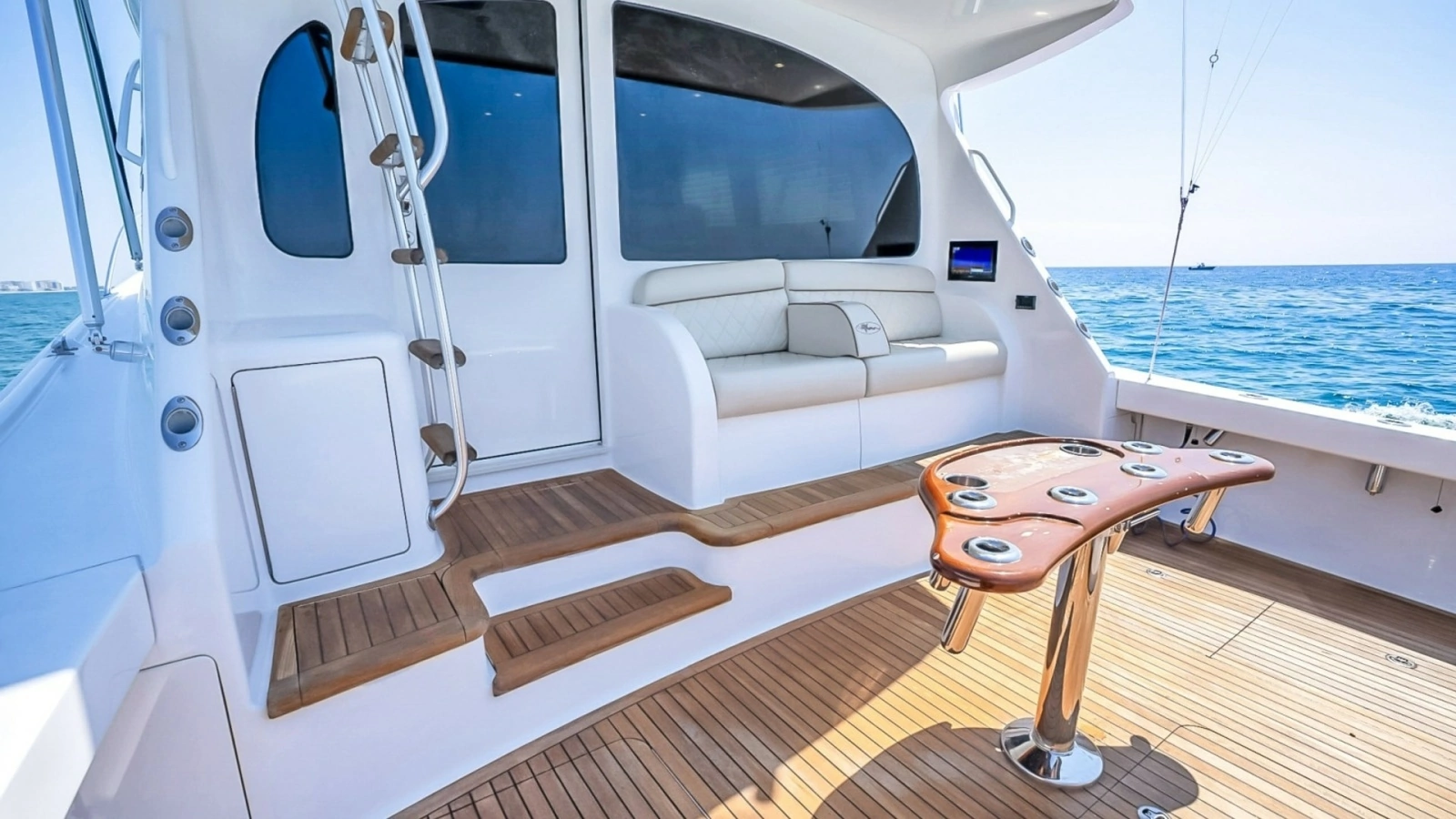 Spacious Cockpit with Seating Area