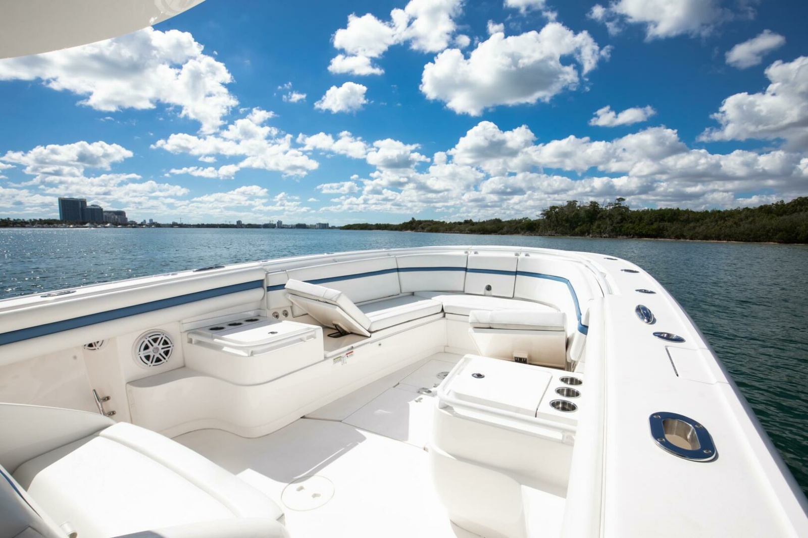 Intrepid 375 - Forward Seating