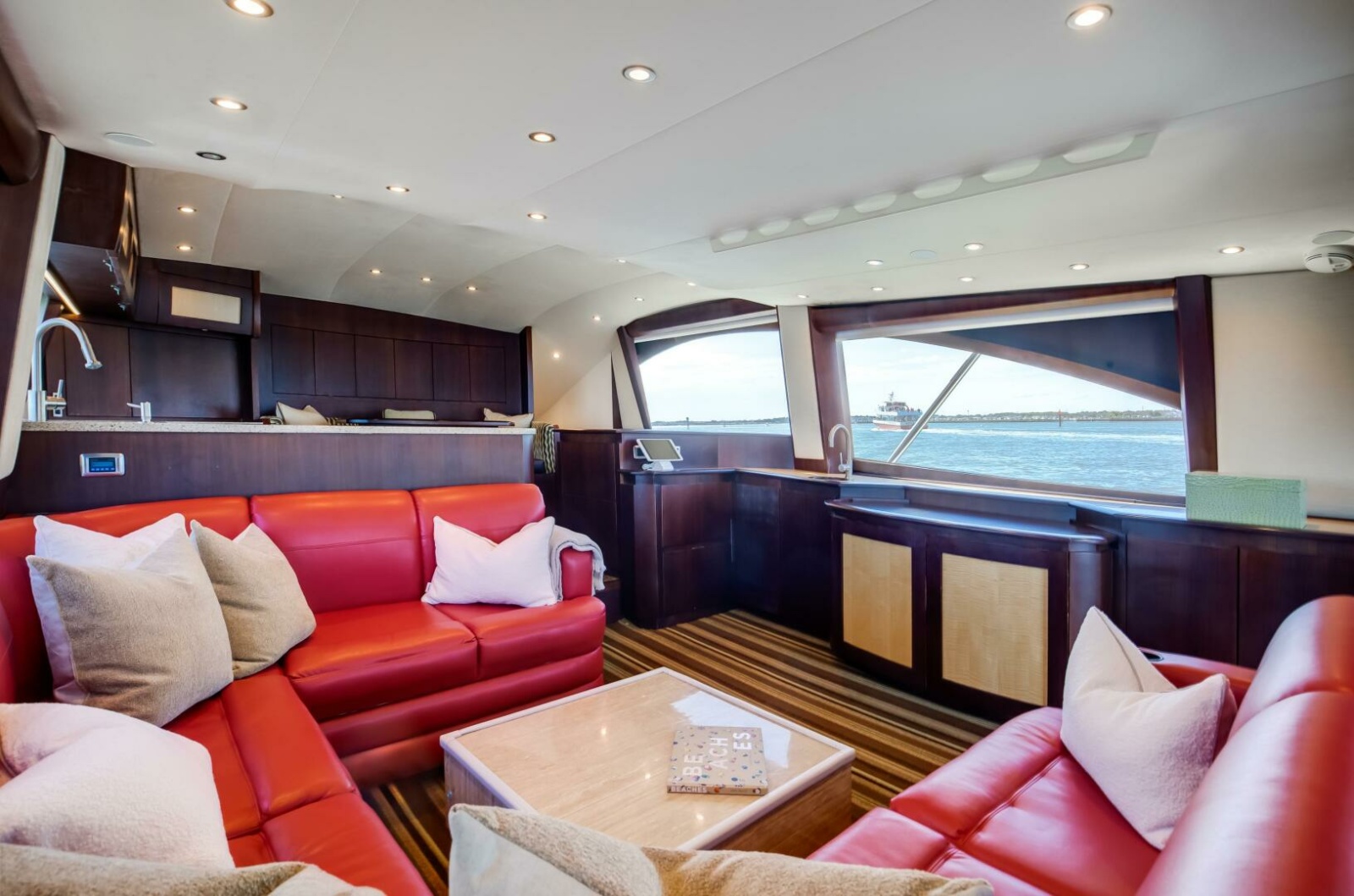 Ocean Yachts 64 - Love Boat - Salon Seating