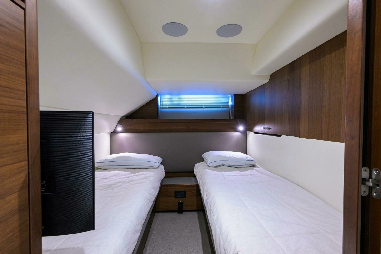 Princess Y78 - Janie II - Stateroom