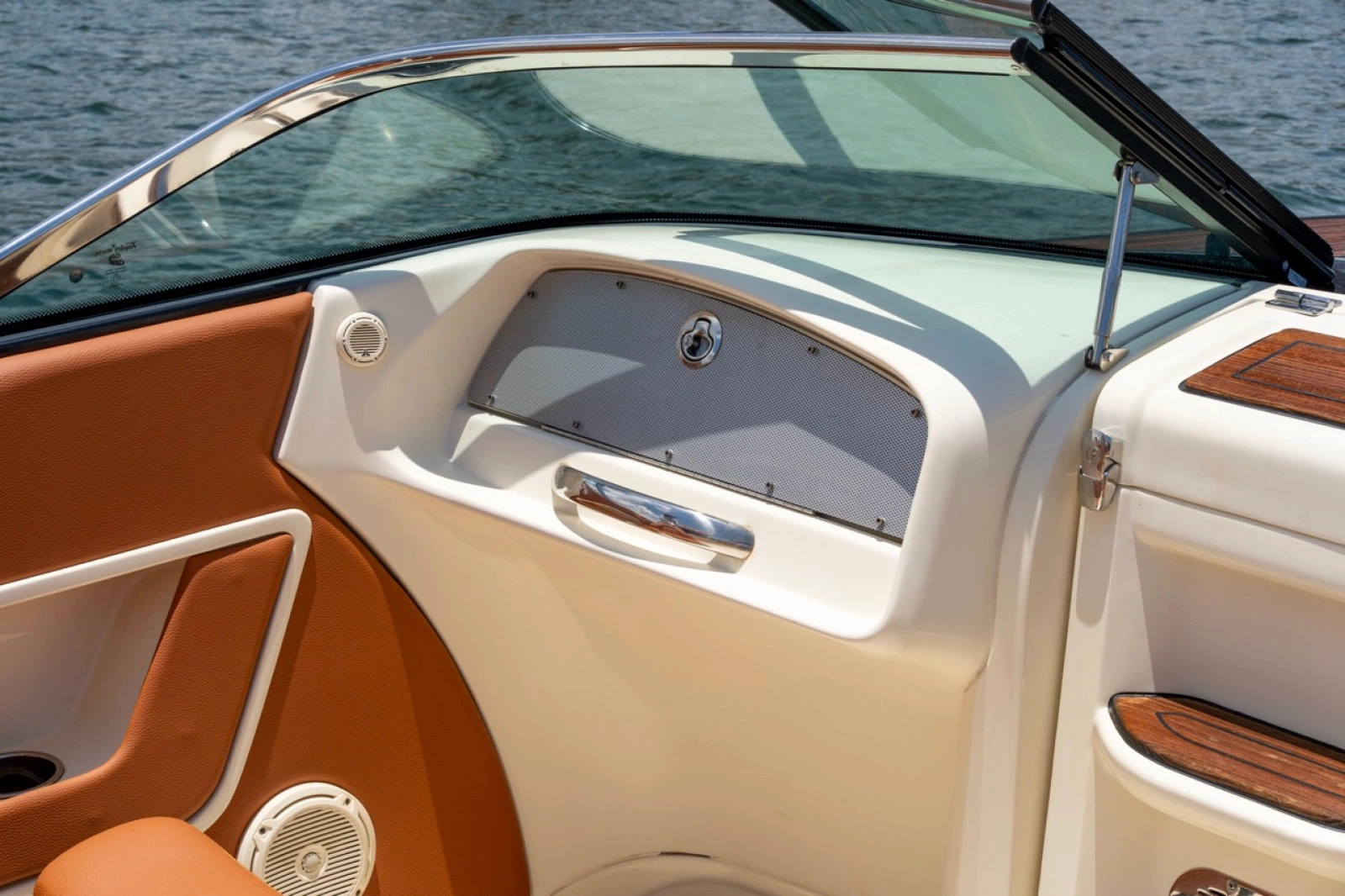 2018 Chris-Craft Capri 27