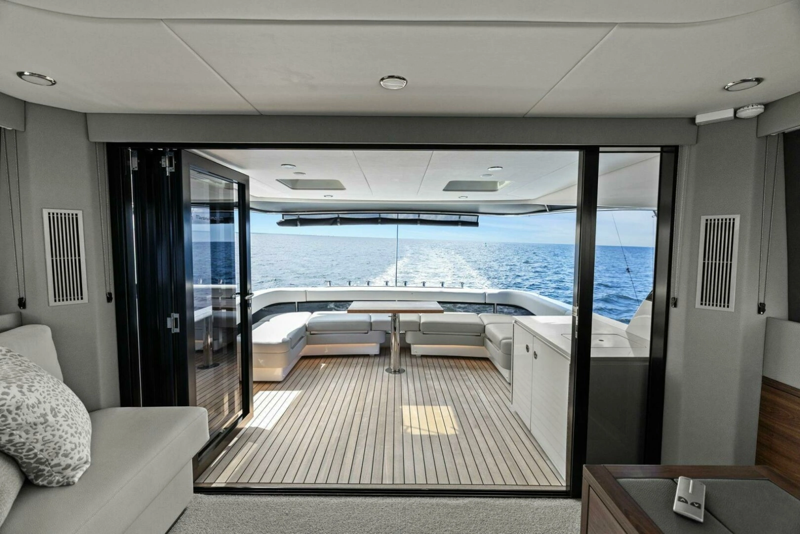 2025 Maritimo M600 - Aft Deck
