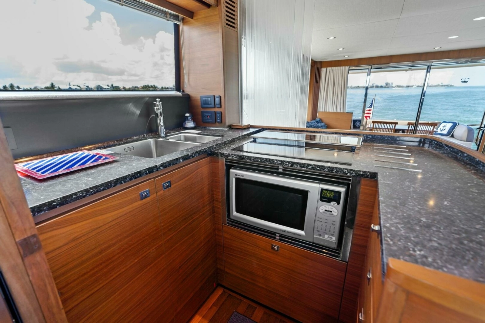 2015 Princess F60 - Galley
