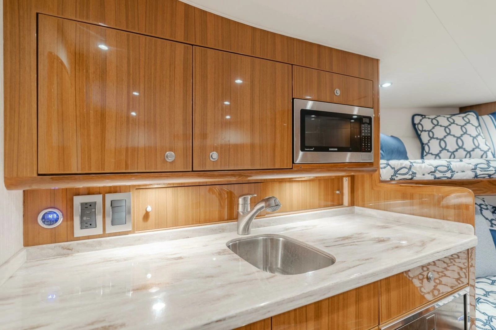 2022 Viking 38 Open Billfish photo 11